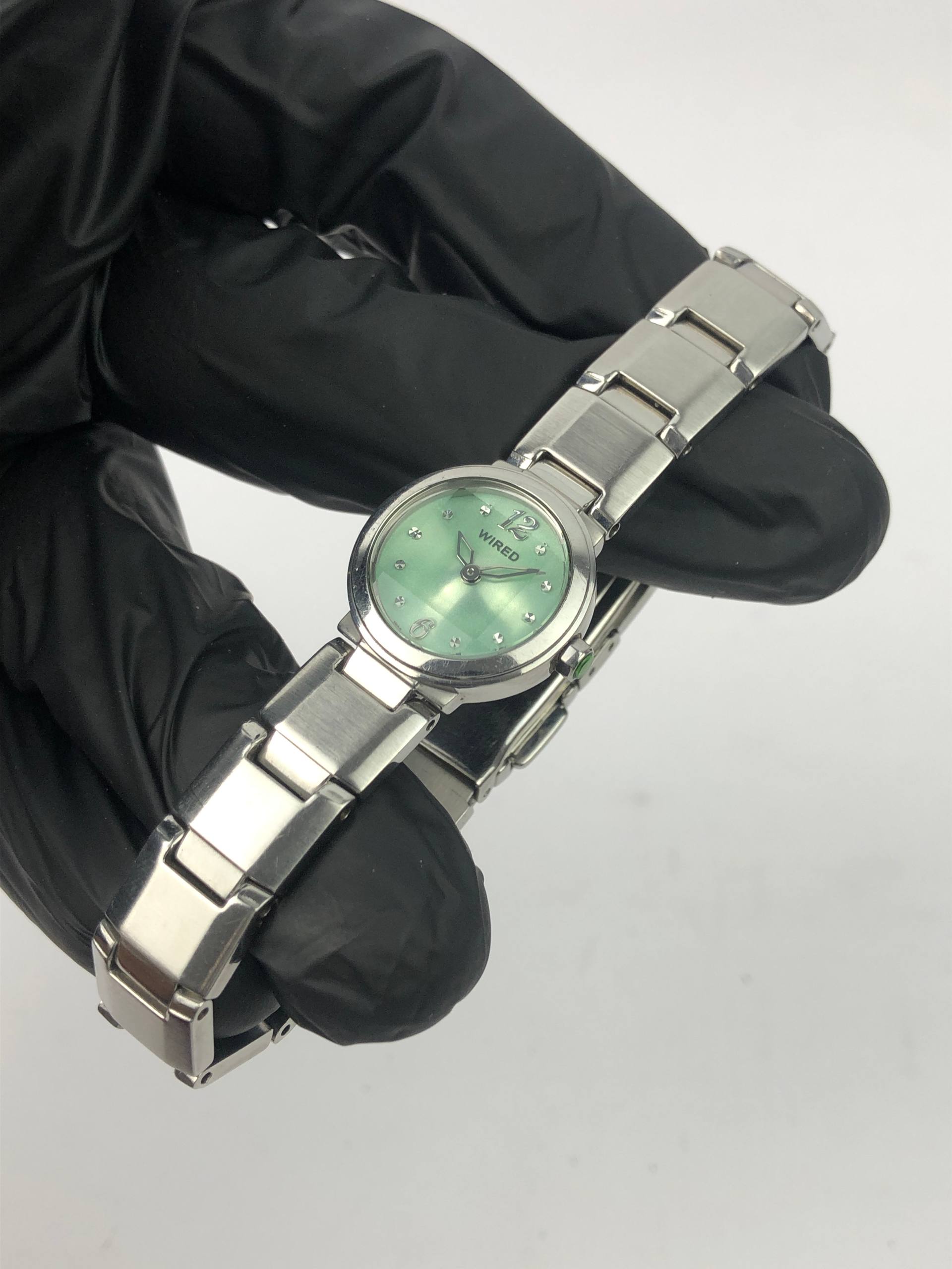 ALBA WIRED BANGLE MOP TOSCA DIAL - Gambar 3