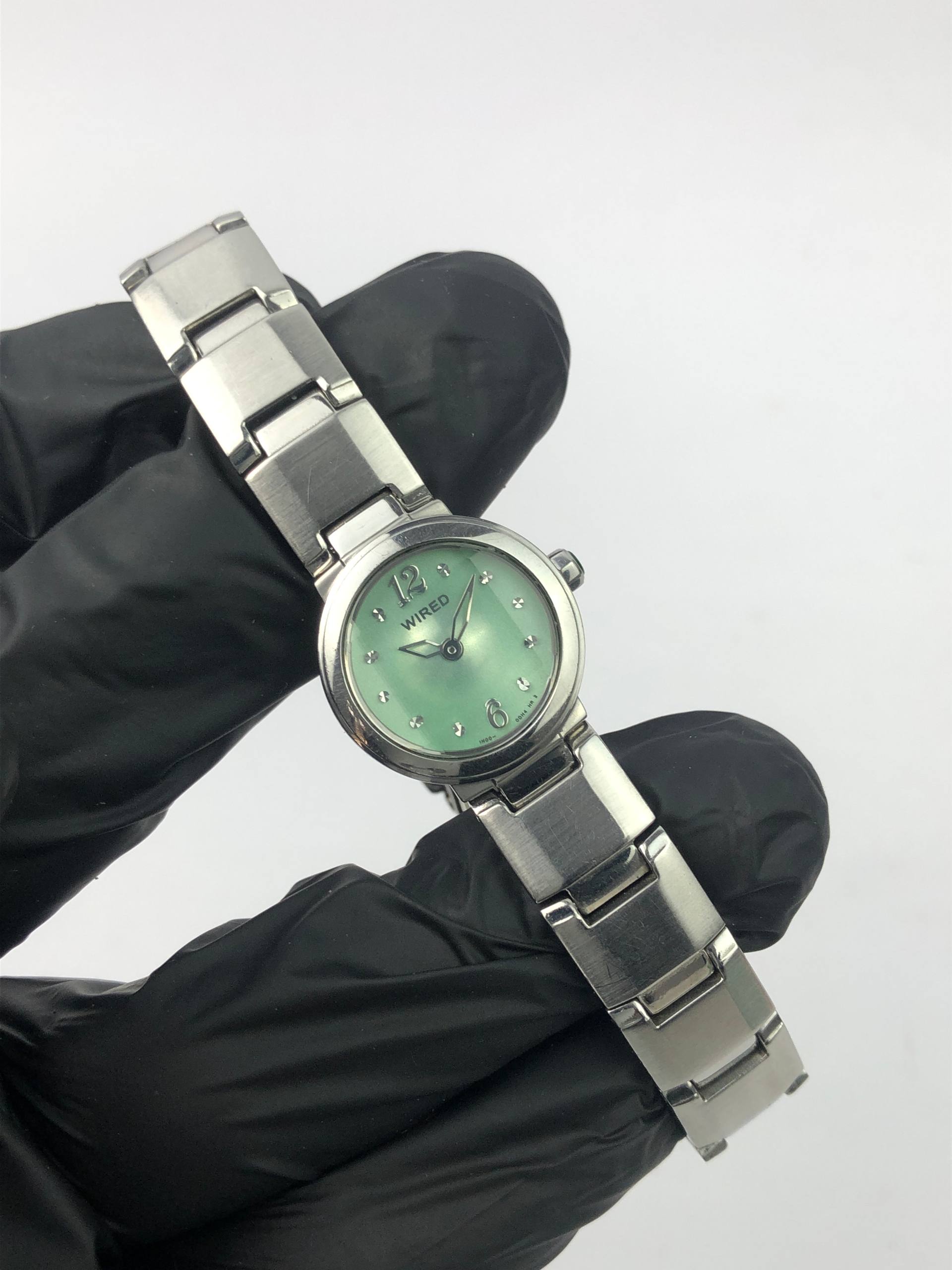 ALBA WIRED BANGLE MOP TOSCA DIAL - Gambar 4