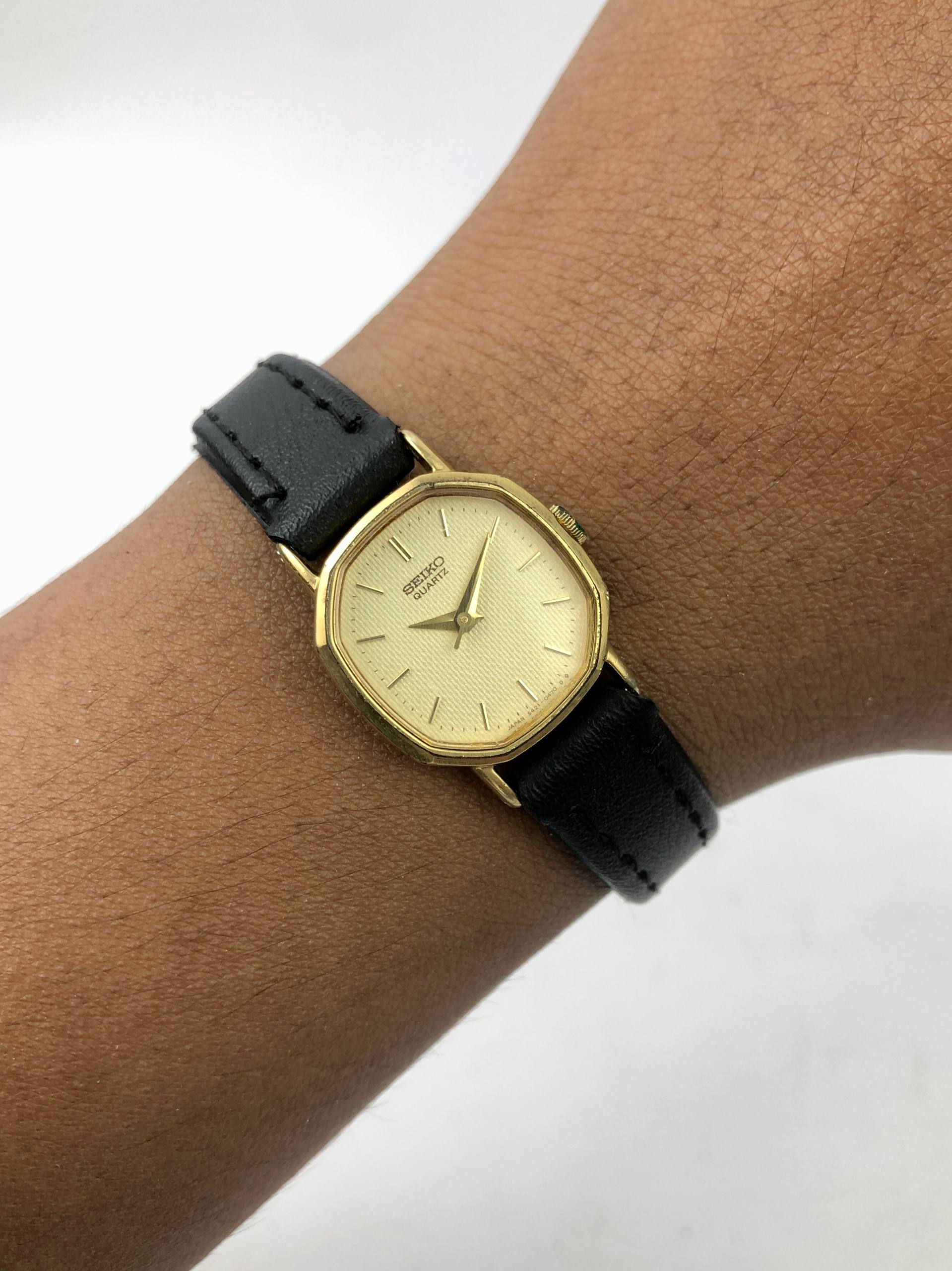 SEIKO QUARTZ OCTAGON LINEN DIAL