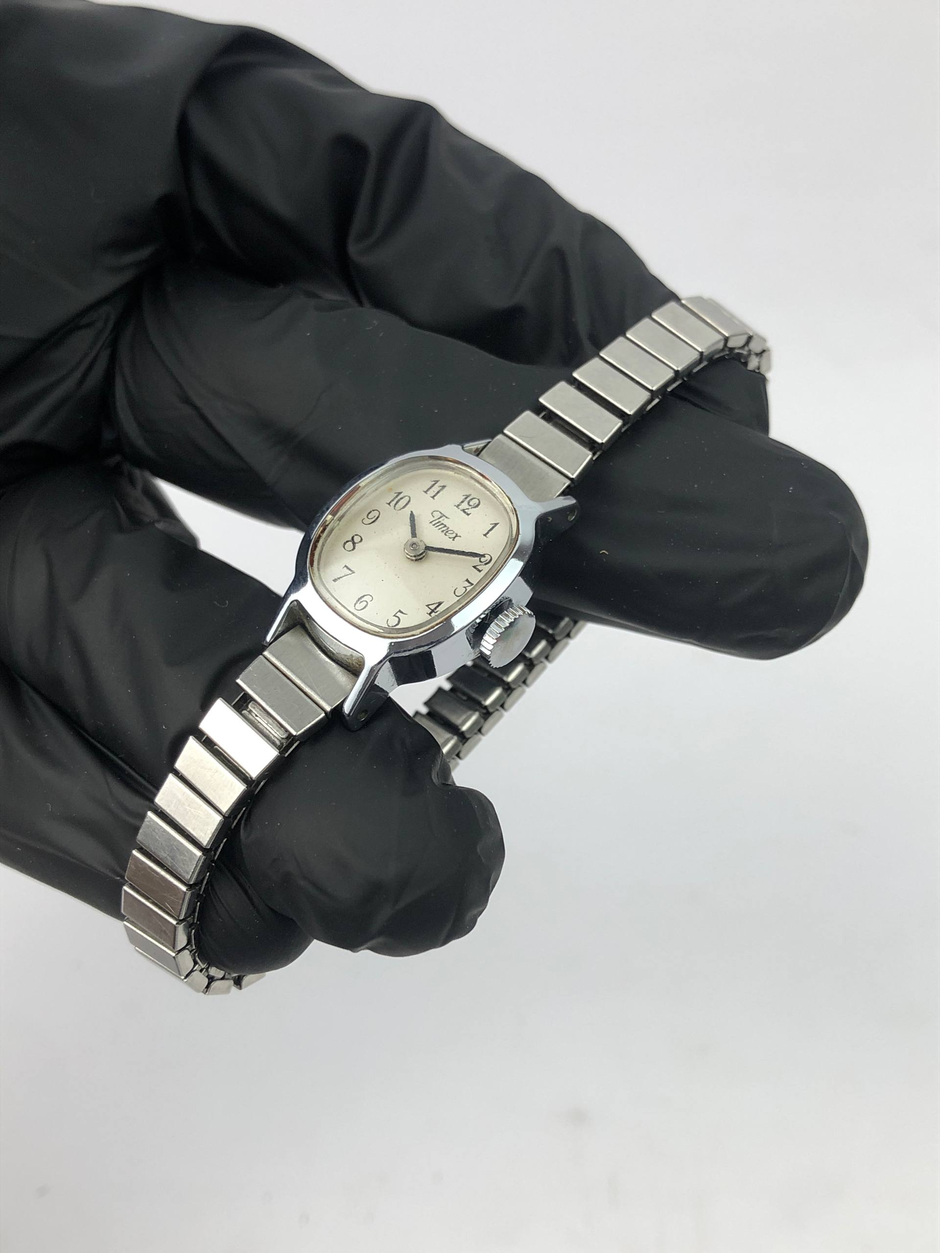 TIMEX USA LADY NUMERIK FLEX BRACELET - Gambar 4