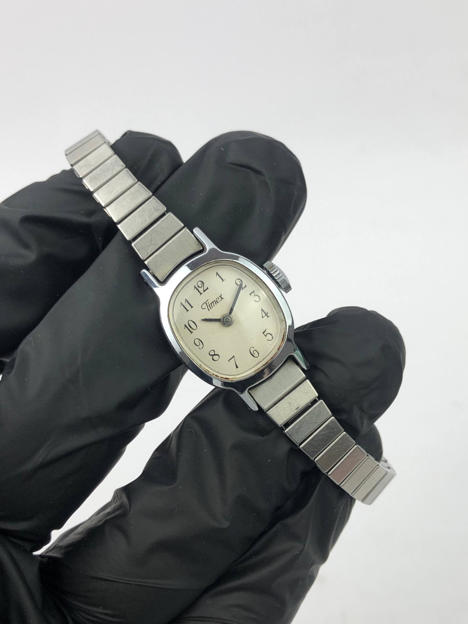 TIMEX USA LADY NUMERIK FLEX BRACELET - Gambar 3