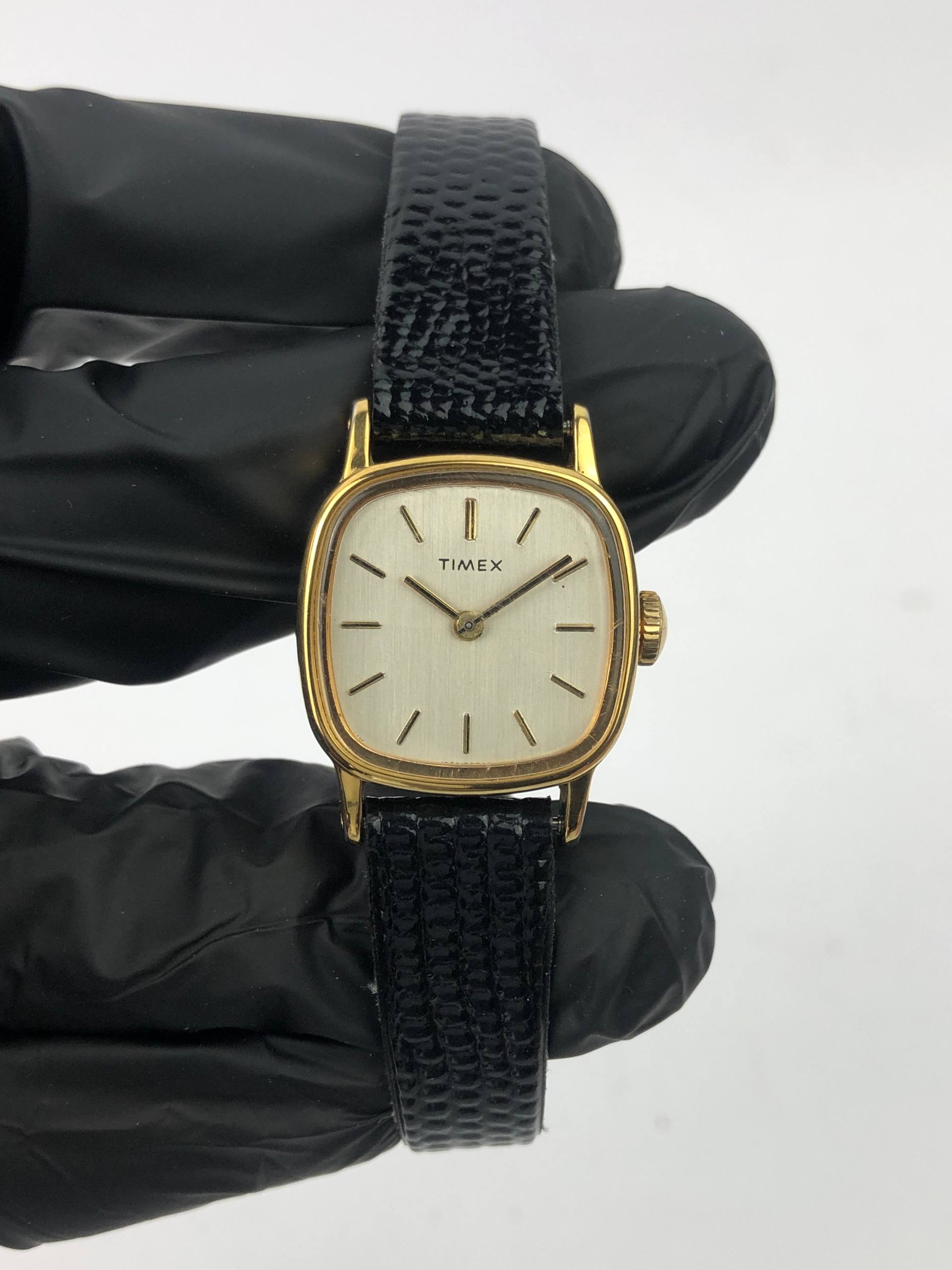 TIMEX USA DRESSWATCH KLASIK GOLD TONE - Gambar 2