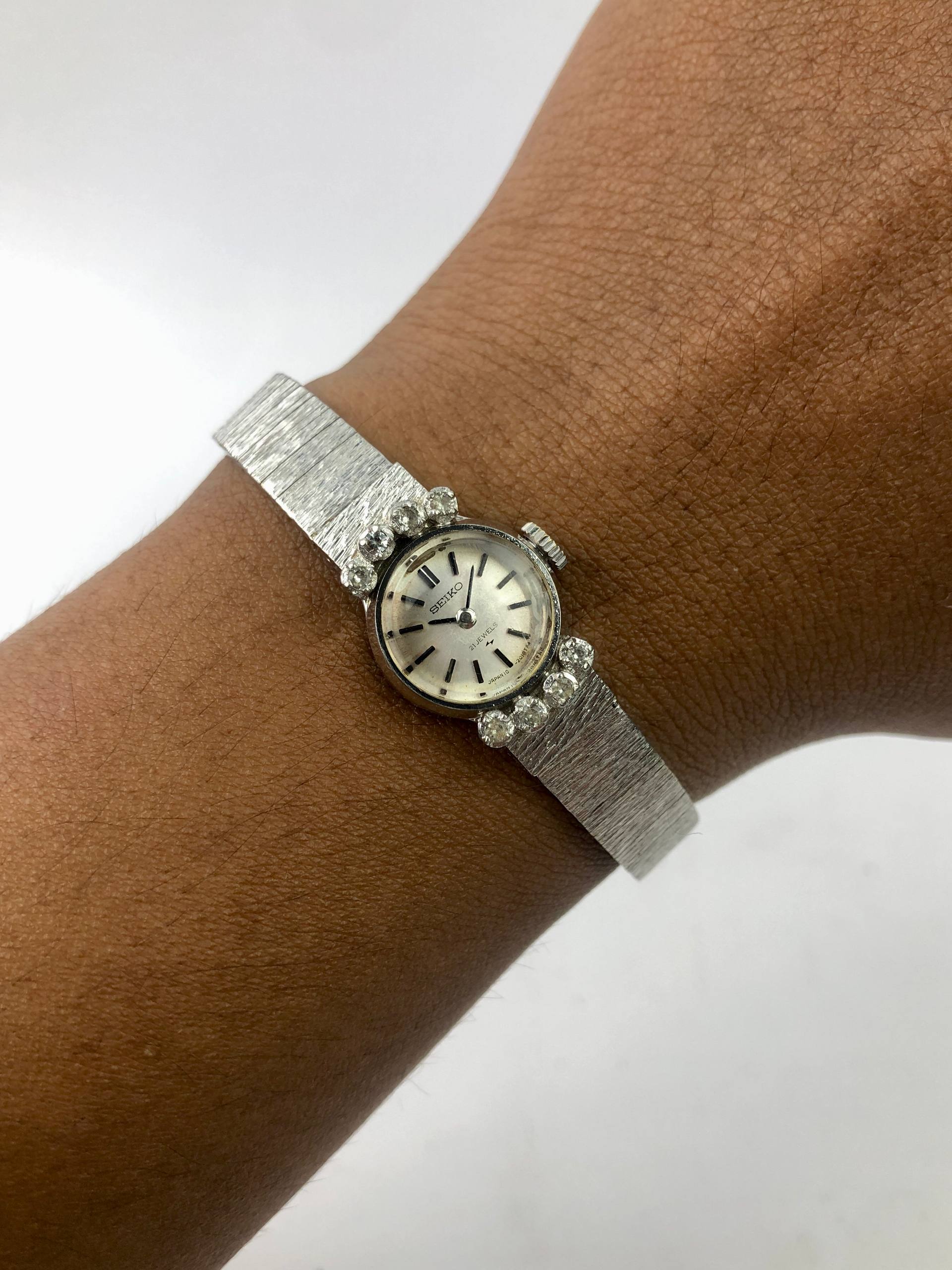 SEIKO LADIES VINTAGE WITH DIAMOND BEZEL