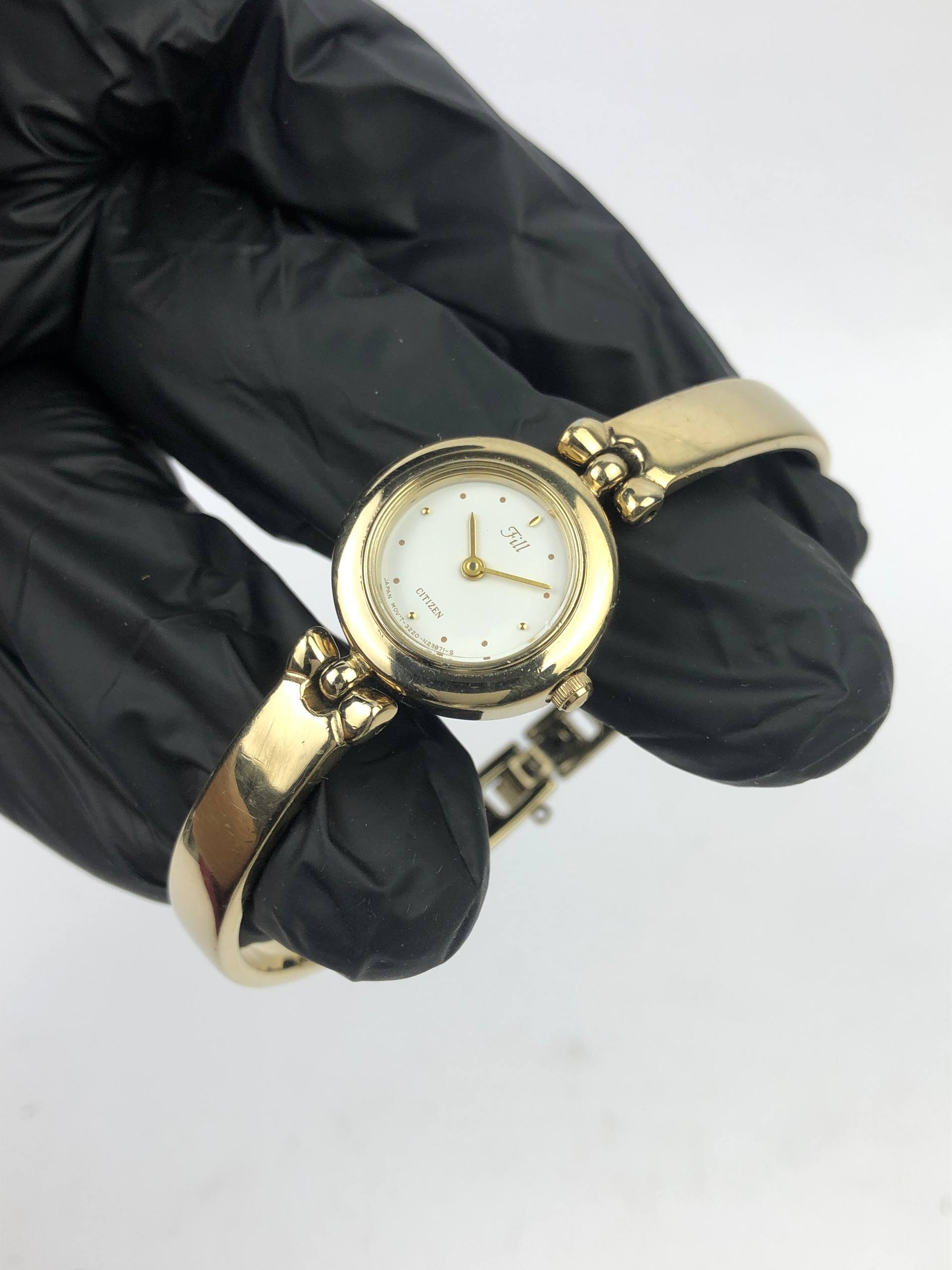 BEAUTIFUL CITIZEN FEEL BANGLE GOLD CASE - Gambar 3