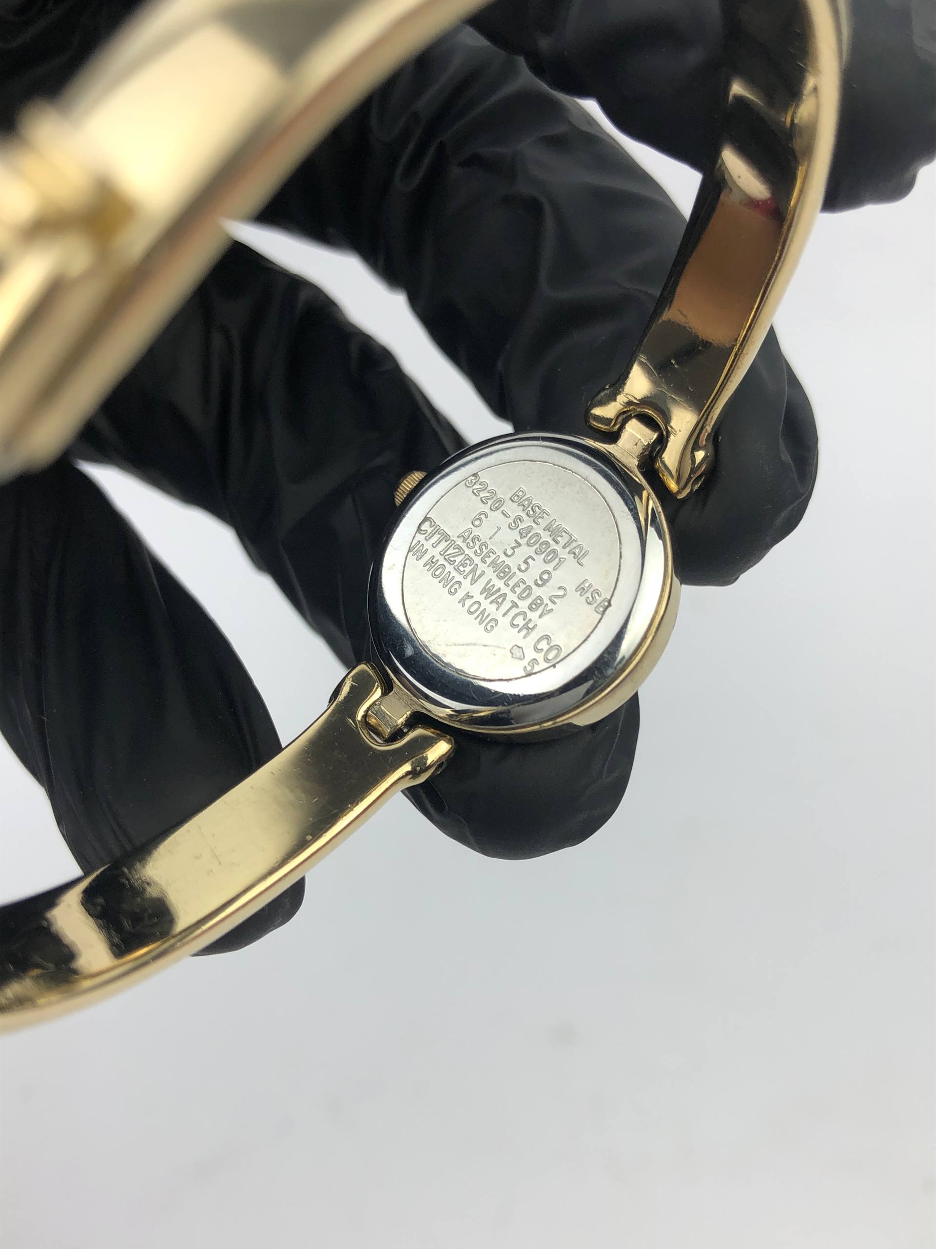 BEAUTIFUL CITIZEN FEEL BANGLE GOLD CASE - Gambar 7