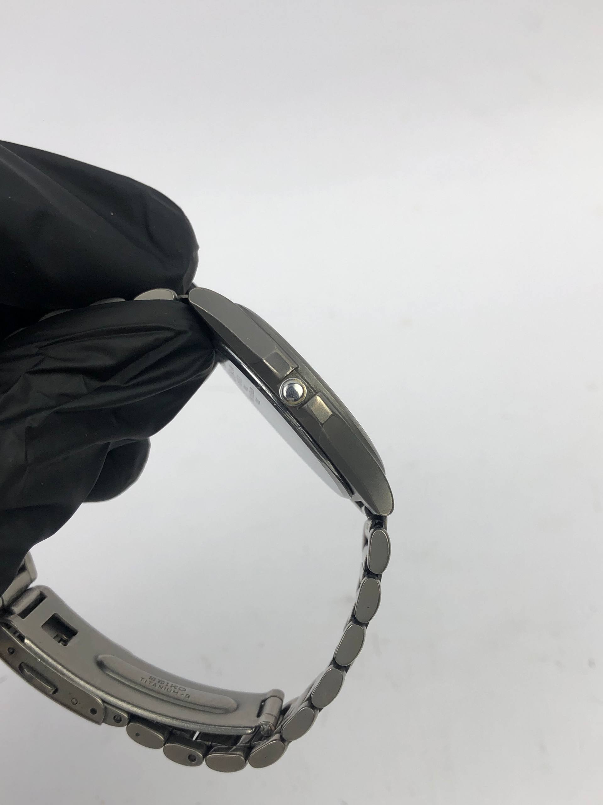 FULL LUME DIAL SEIKO SPIRIT TITANIUM - Gambar 7