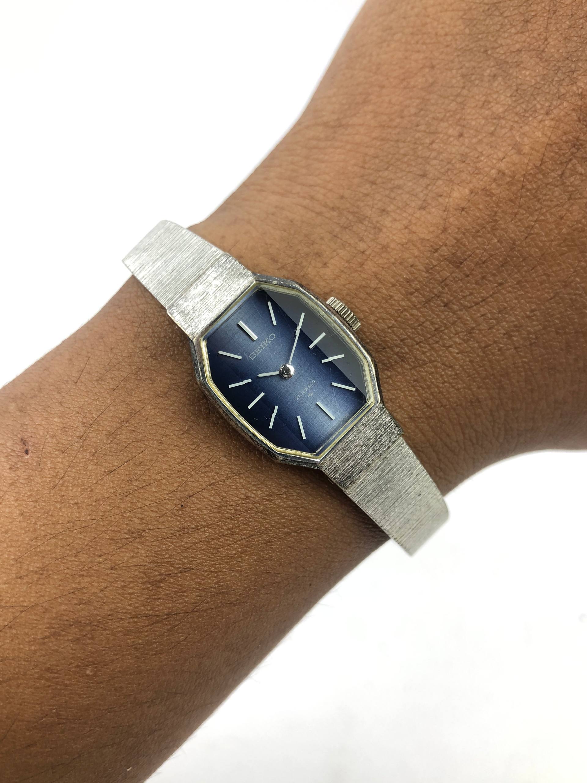 BEAUTIFUL SEIKO LADY OCTAGON BLUE SUNBURST DIAL