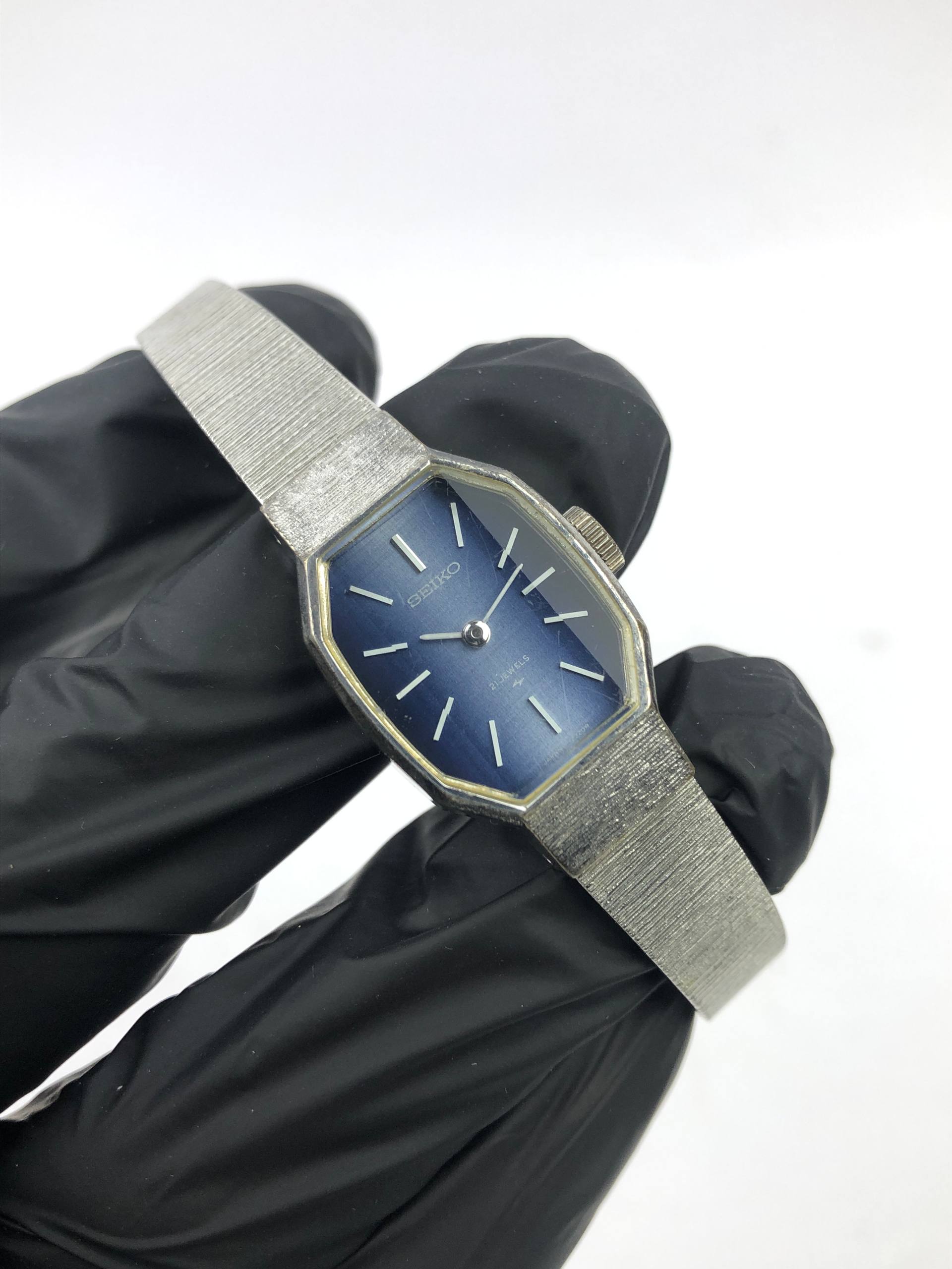 BEAUTIFUL SEIKO LADY OCTAGON BLUE SUNBURST DIAL - Gambar 3