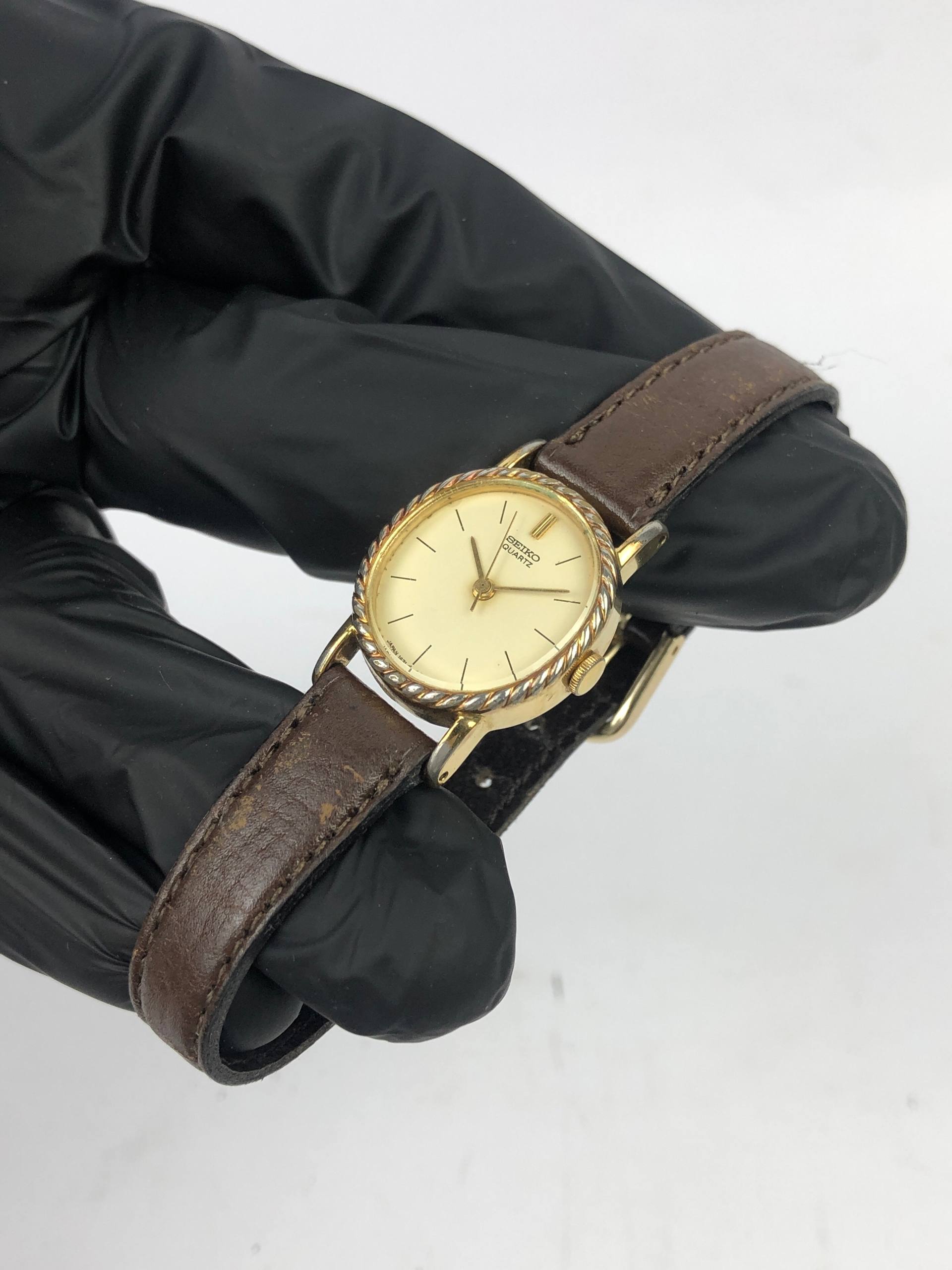 VINTAGE SEIKO QUARTZ LADIES OVAL - Gambar 3