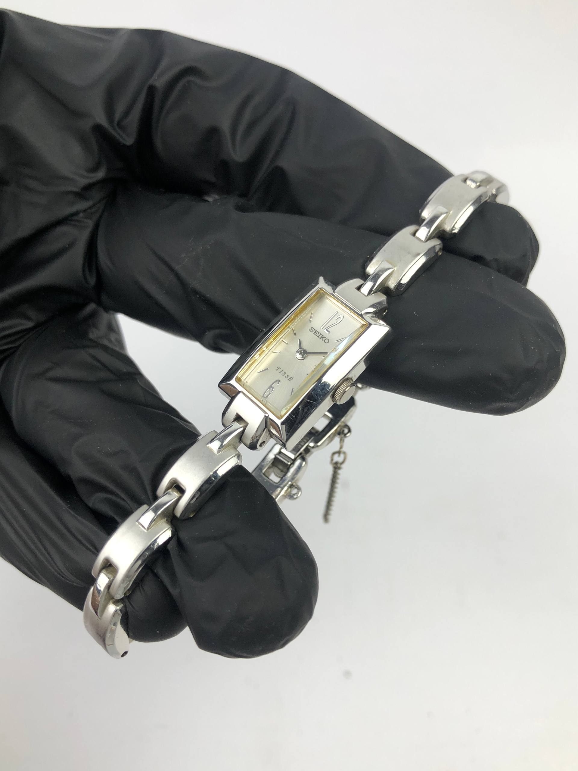 BEAUTIFUL SEIKO TISSE TANK BANGLE QUARTZ - Gambar 3