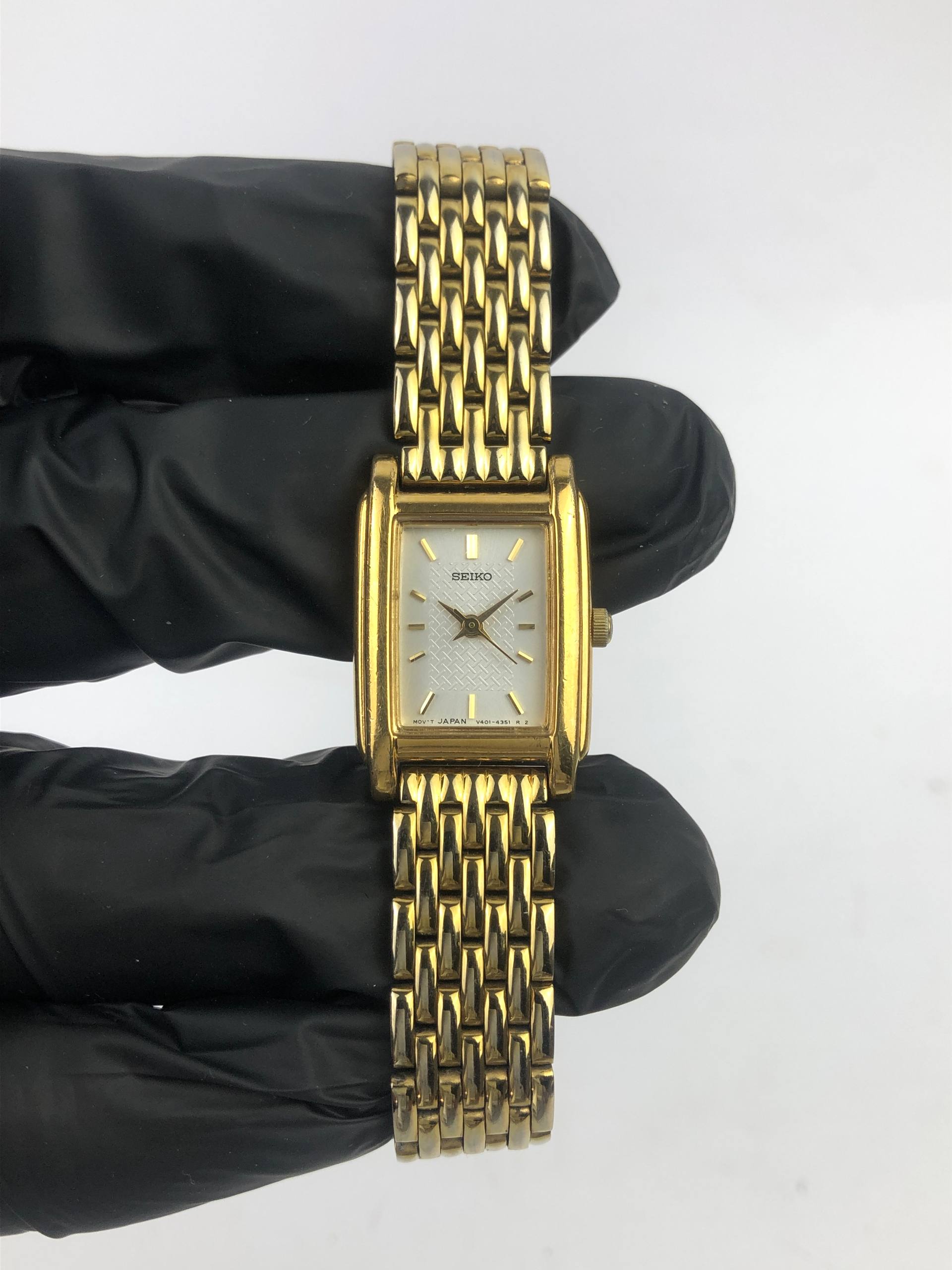 BEAUTIFUL SEIKO LADIES TANK BRACELET GOLD - Gambar 2