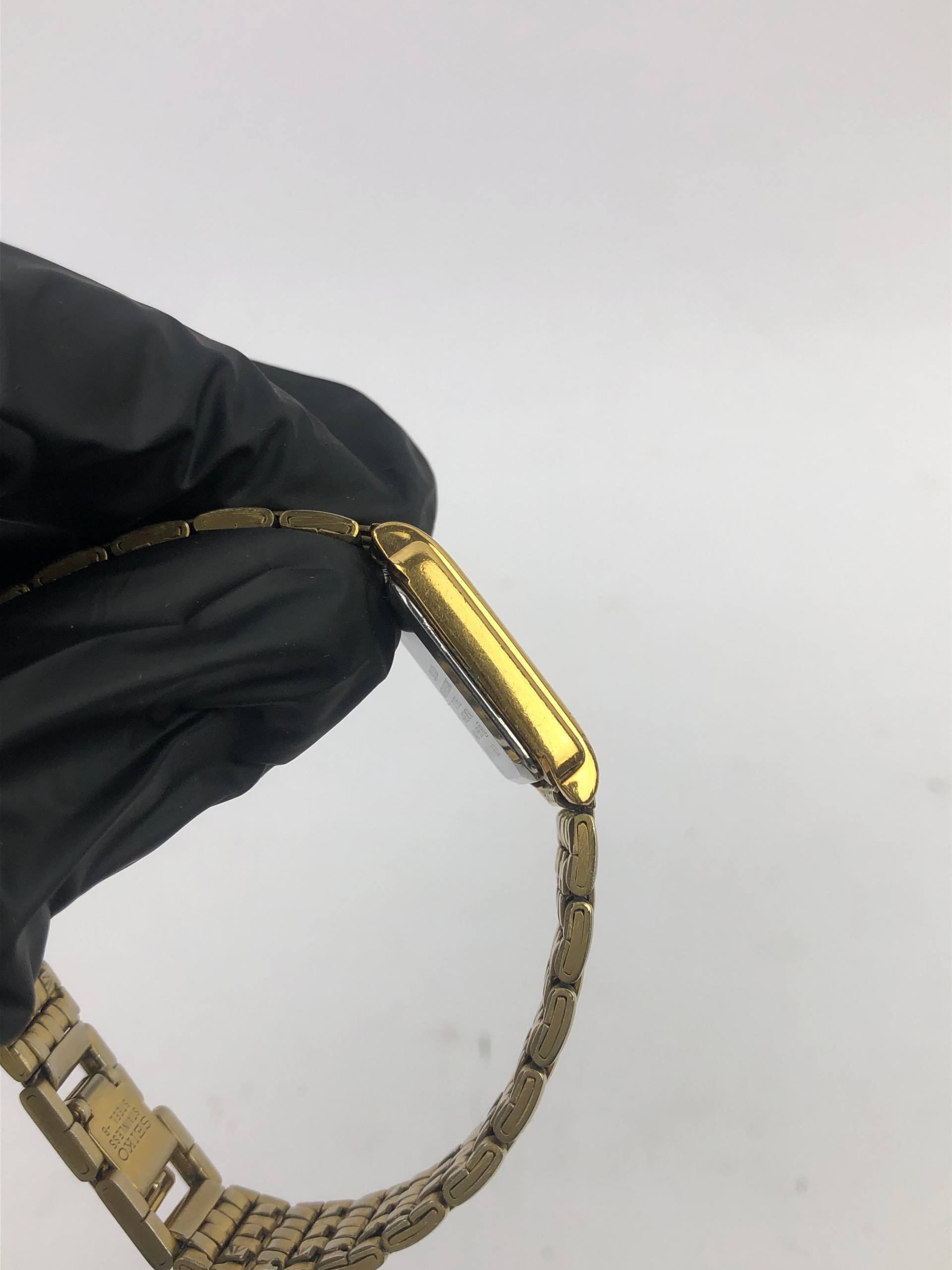 BEAUTIFUL SEIKO LADIES TANK BRACELET GOLD - Gambar 6