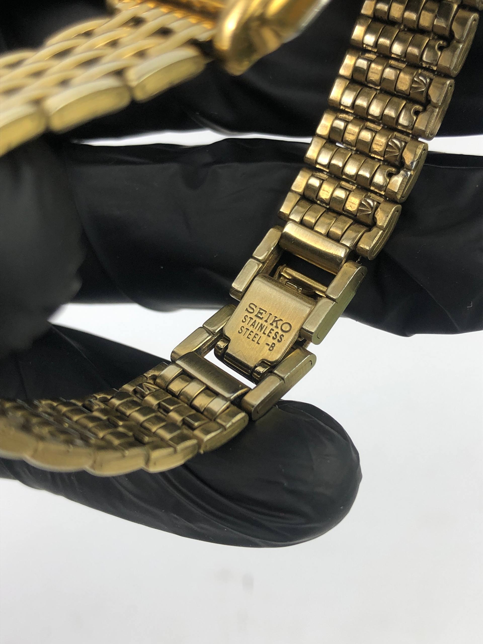 BEAUTIFUL SEIKO LADIES TANK BRACELET GOLD - Gambar 7