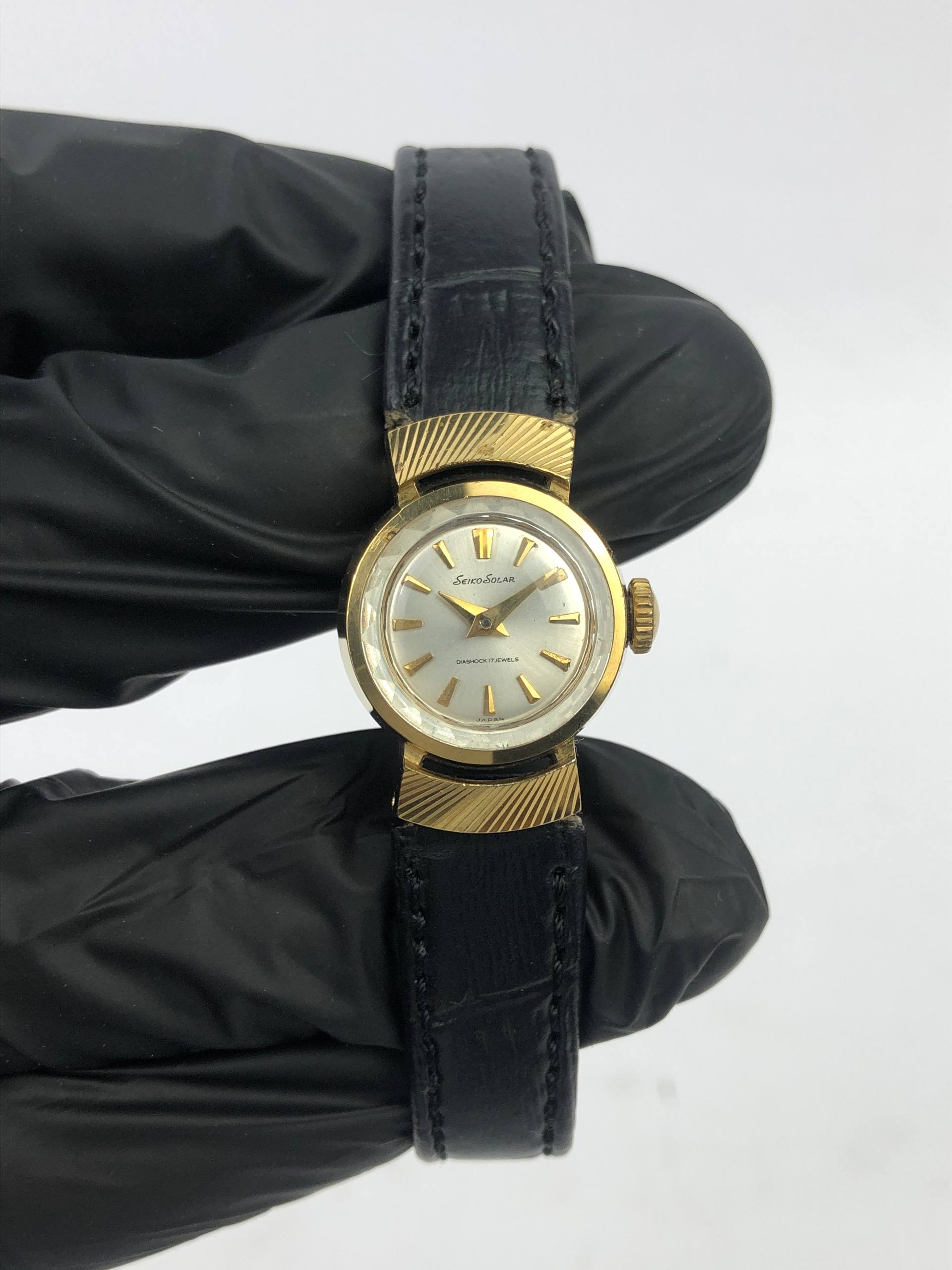 VINTAGE SEIKO SOLAR LADIES GOLD CASE - Gambar 2