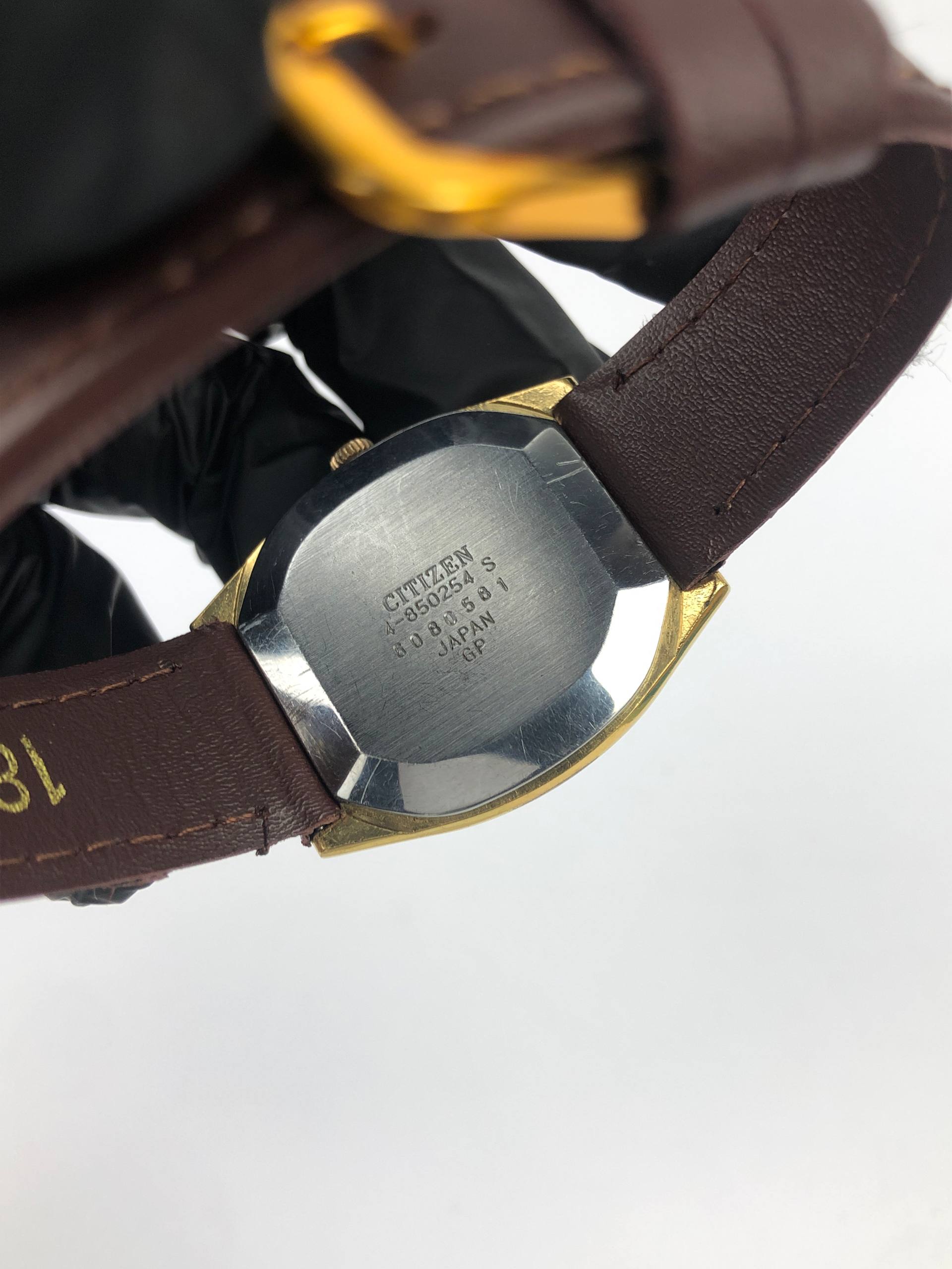 CITIZEN CRYSTON QUARTZ GOLD TEXTURE DIAL - Gambar 7