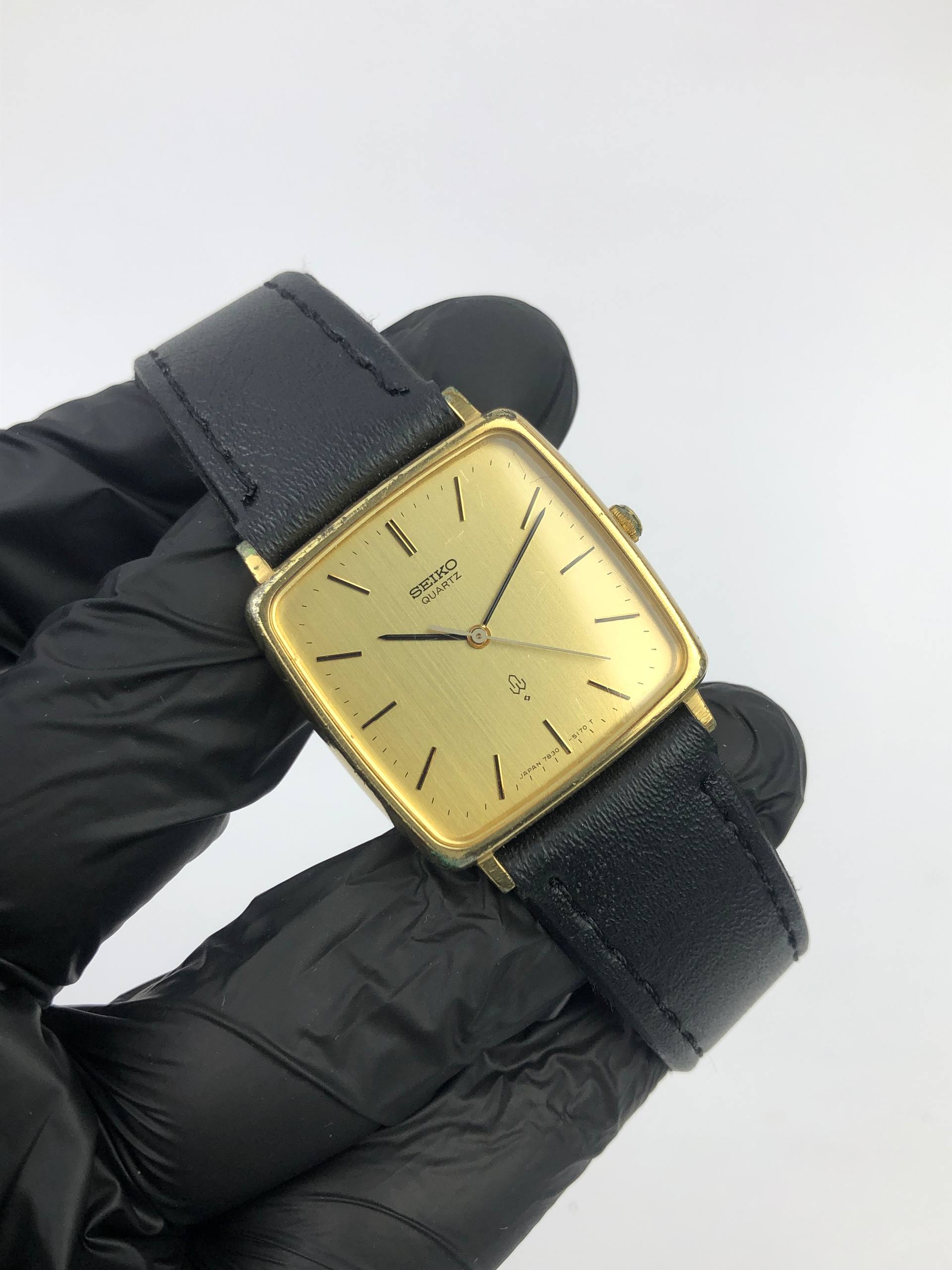 SEIKO DRESSWATCH QUARTZ GOLD CASE SQUARE - Gambar 4