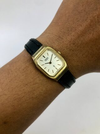 SEIKO QUARTZ TWO HANDS SQUARE