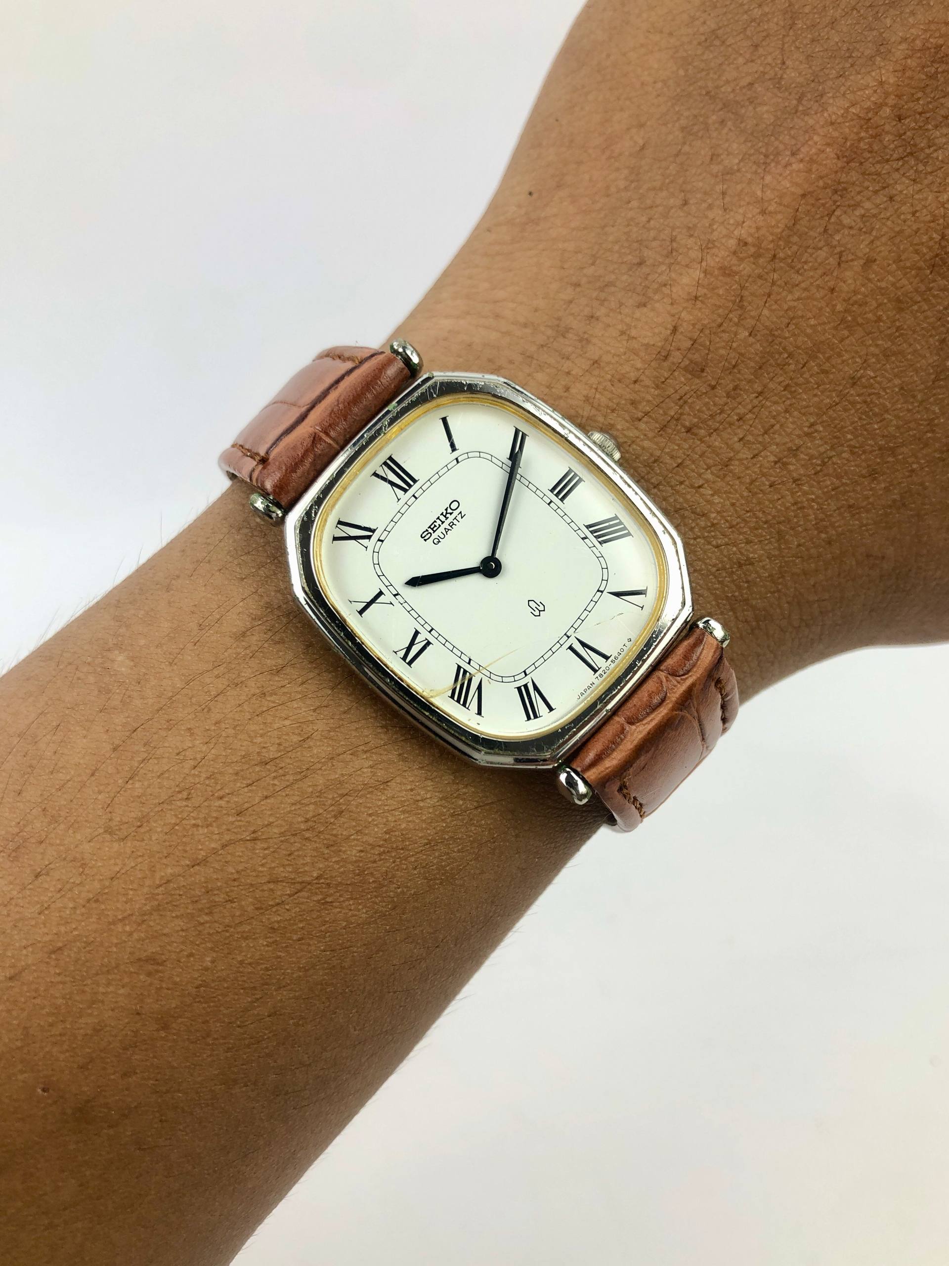 DRESSWATCH SEIKO QUARTZ ROMAN PALADIUM CASE