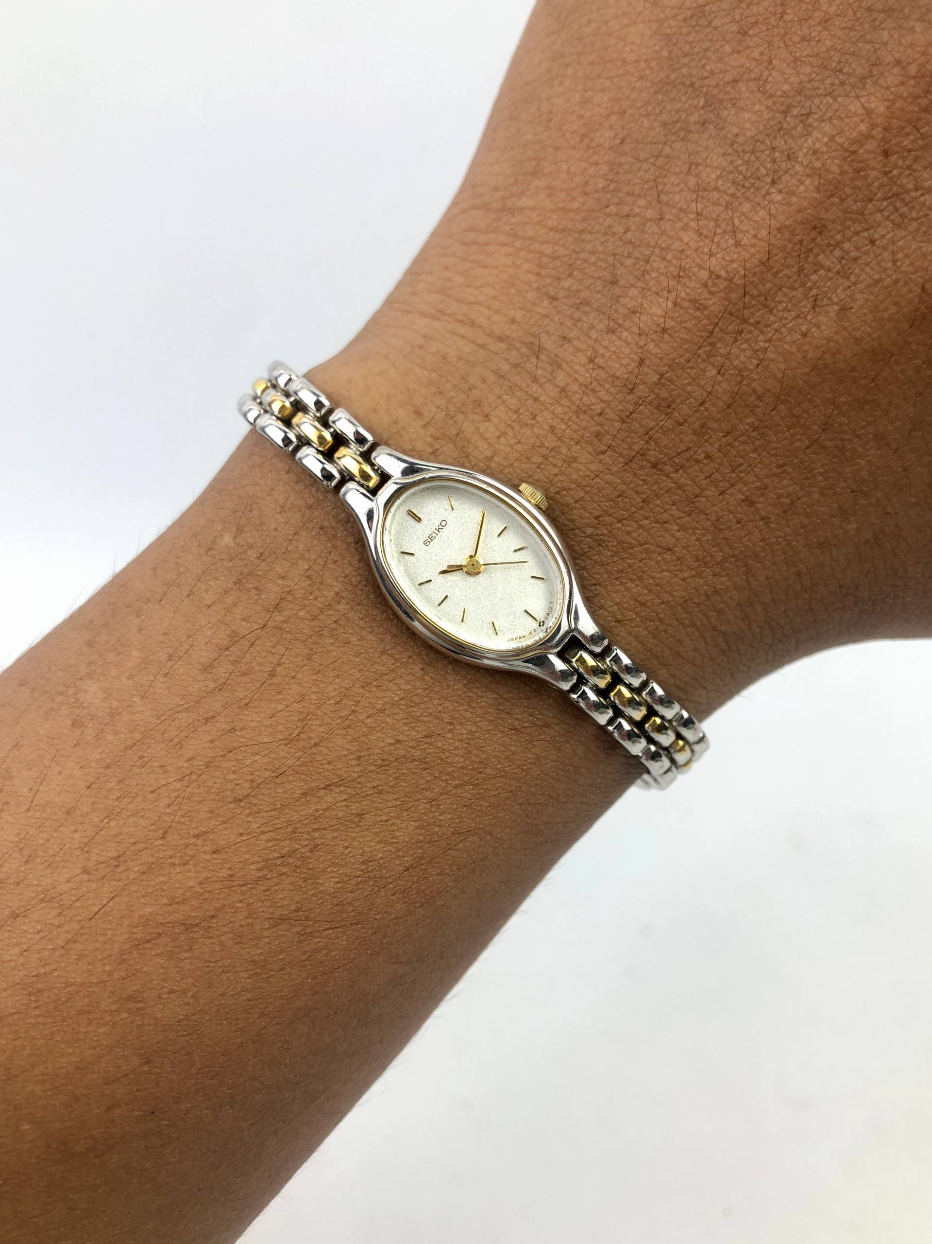 SEIKO BANGLE LADIES OVAL TWOTONE