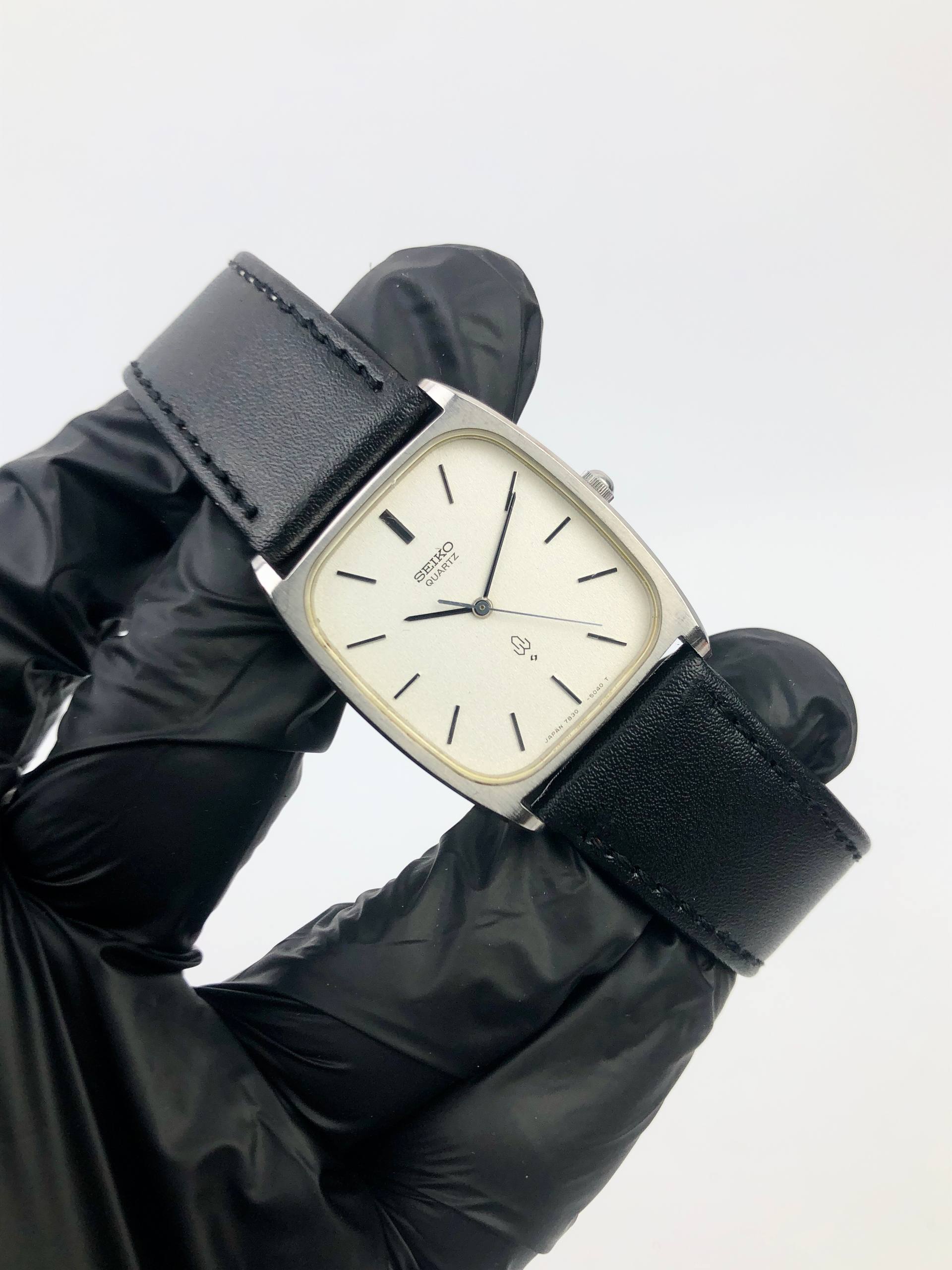 SEIKO QUARTZ ANALOG CUSHION CASE - Gambar 5