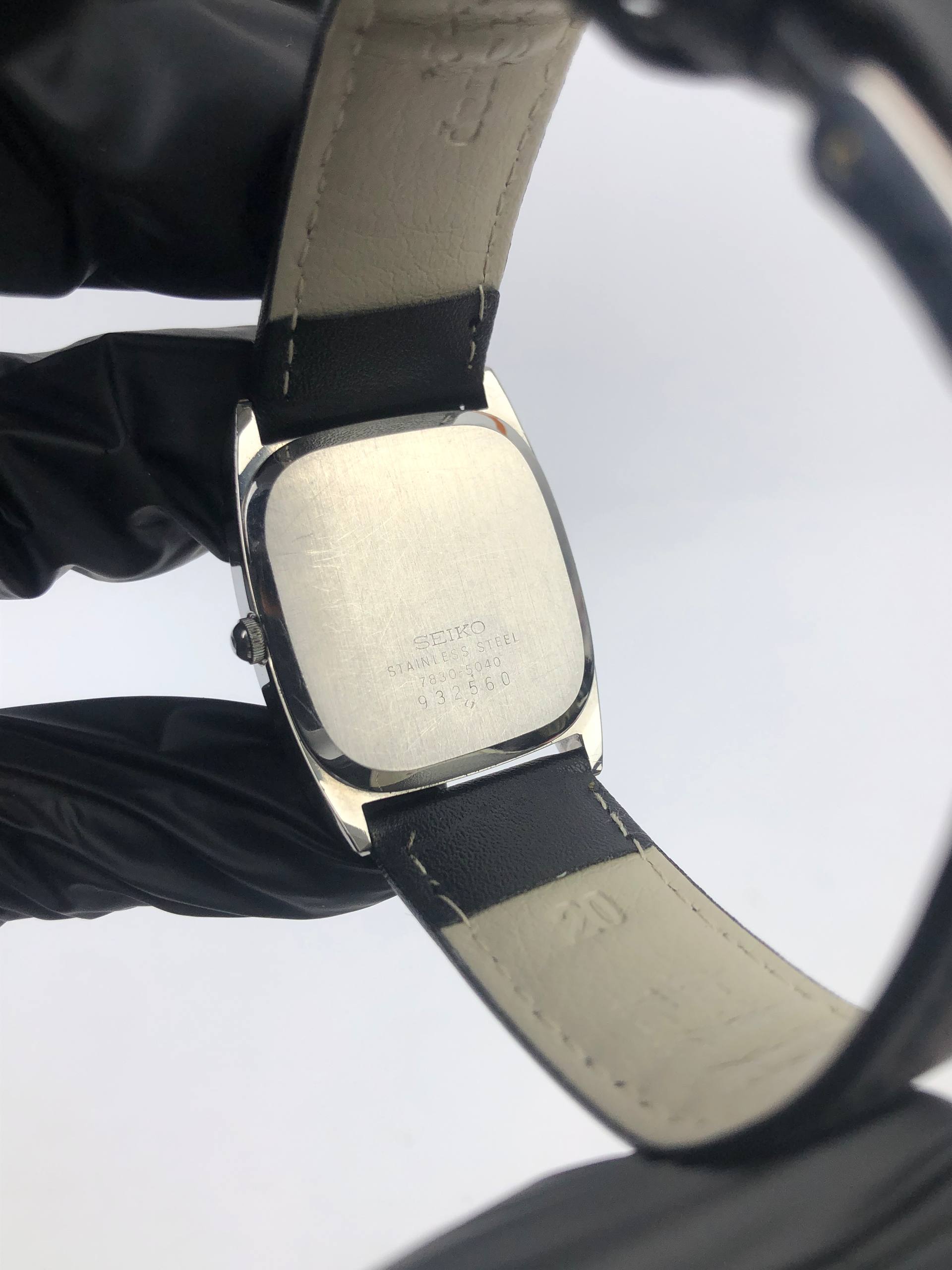 SEIKO QUARTZ ANALOG CUSHION CASE - Gambar 7