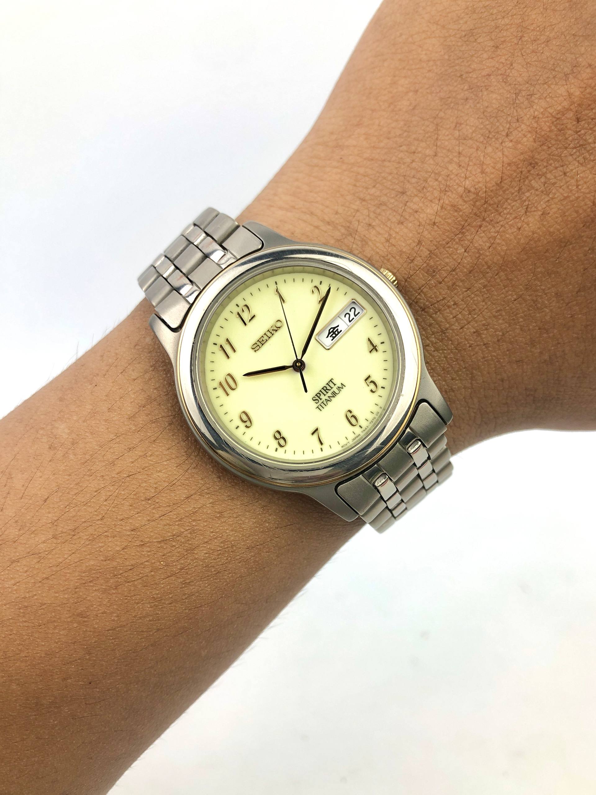 SEIKO SPIRIT FULL TITANIUM LUME DIAL DAYDATE