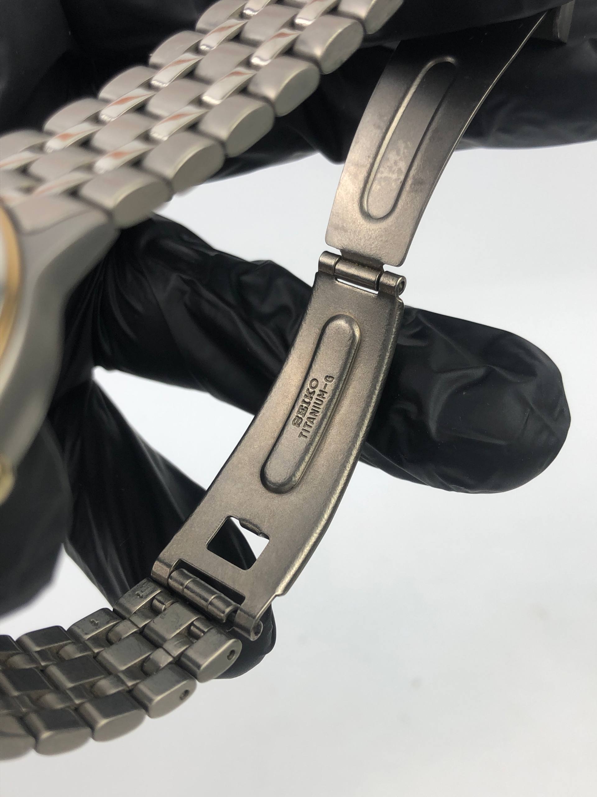 SEIKO SPIRIT FULL TITANIUM LUME DIAL DAYDATE - Gambar 8