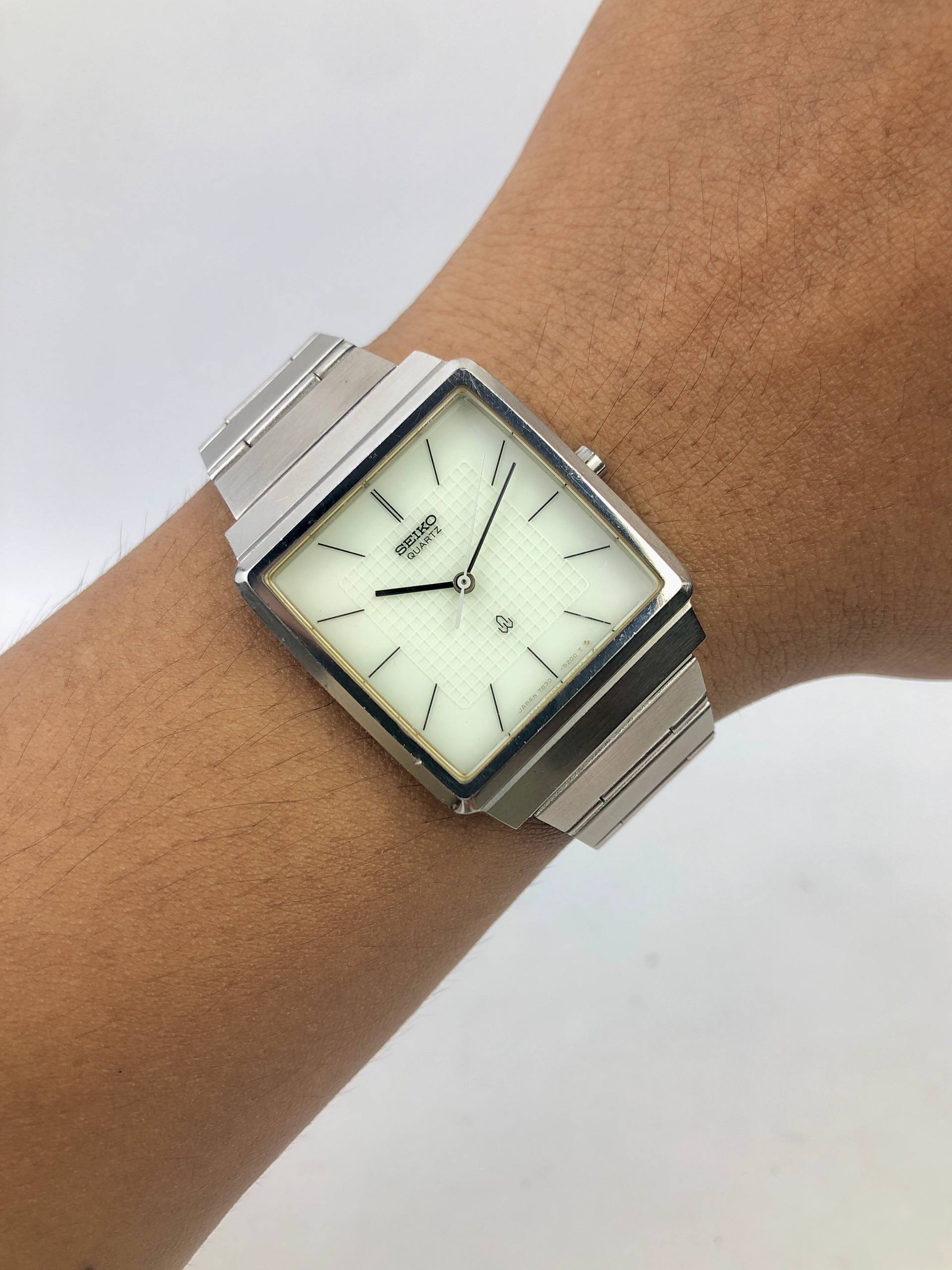 JDM SEIKO QUARTZ TANK / SQUARE WHITE GUILOCHE DIAL