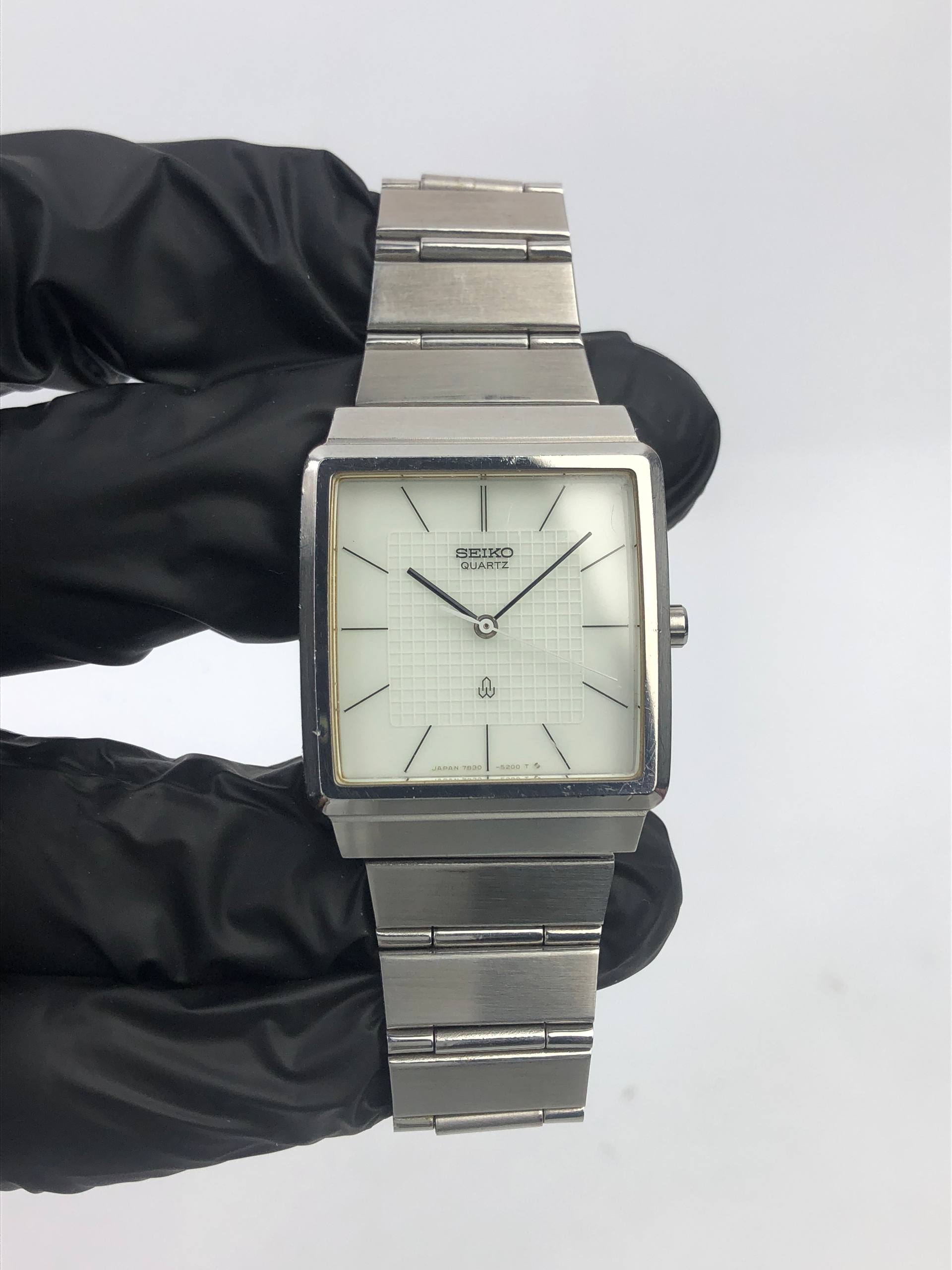 JDM SEIKO QUARTZ TANK / SQUARE WHITE GUILOCHE DIAL - Gambar 2