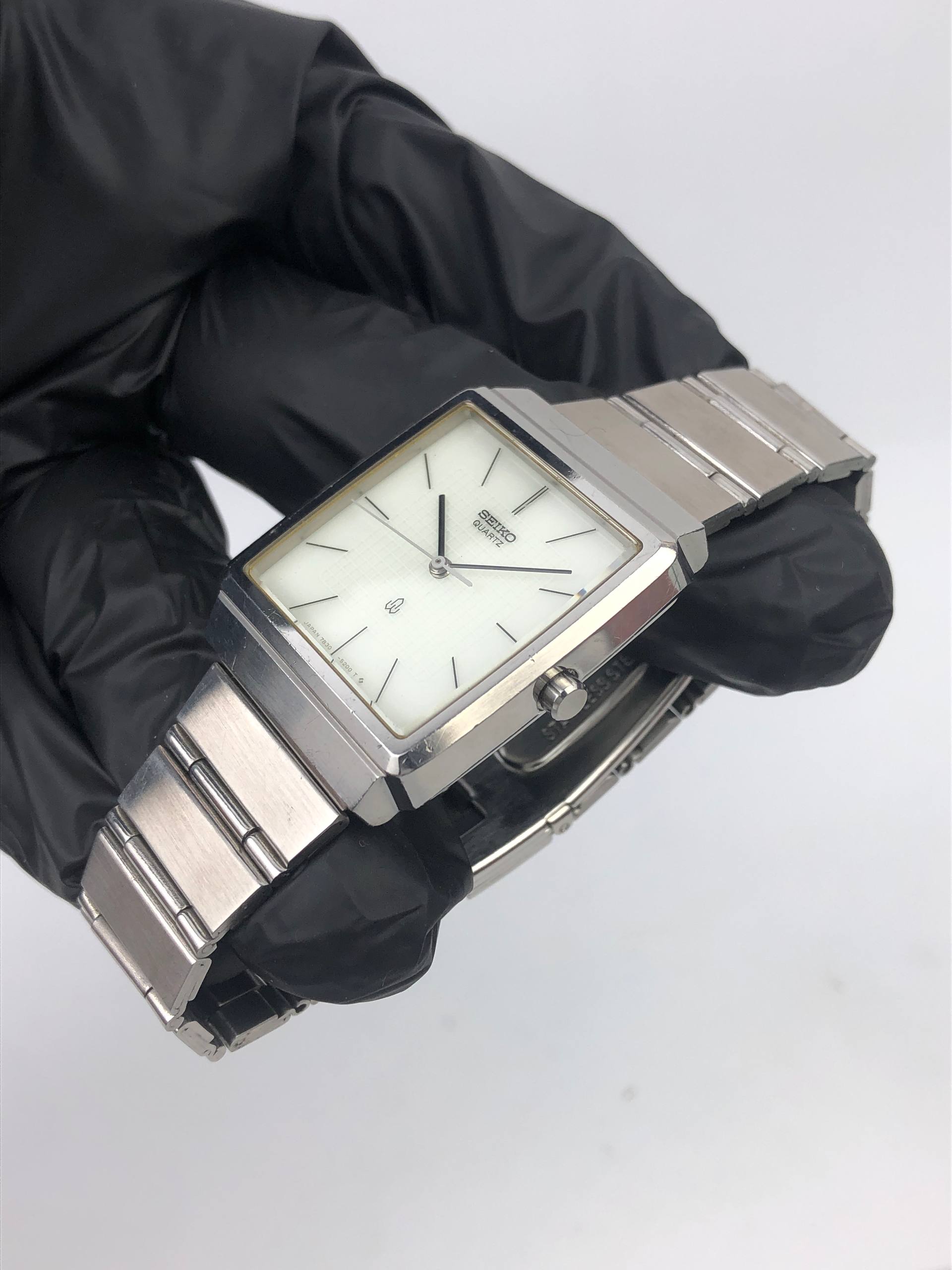 JDM SEIKO QUARTZ TANK / SQUARE WHITE GUILOCHE DIAL - Gambar 3