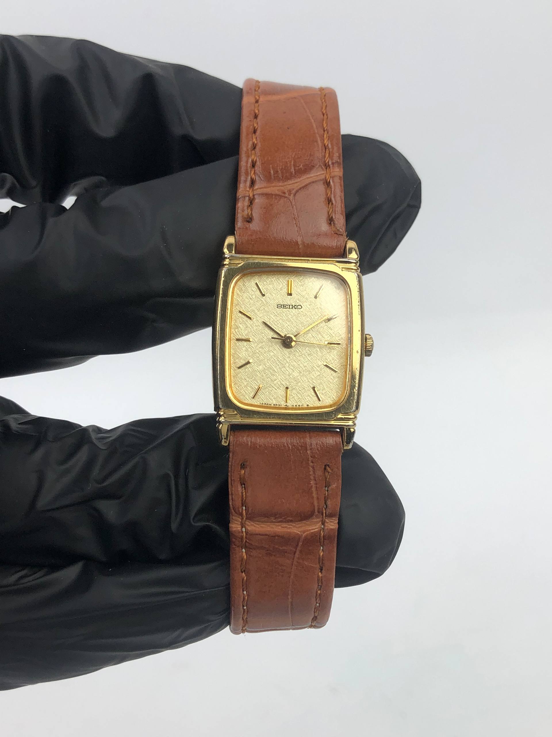SEIKO LADIES TANK VANCY LUG TEXTURE DIAL - Gambar 2