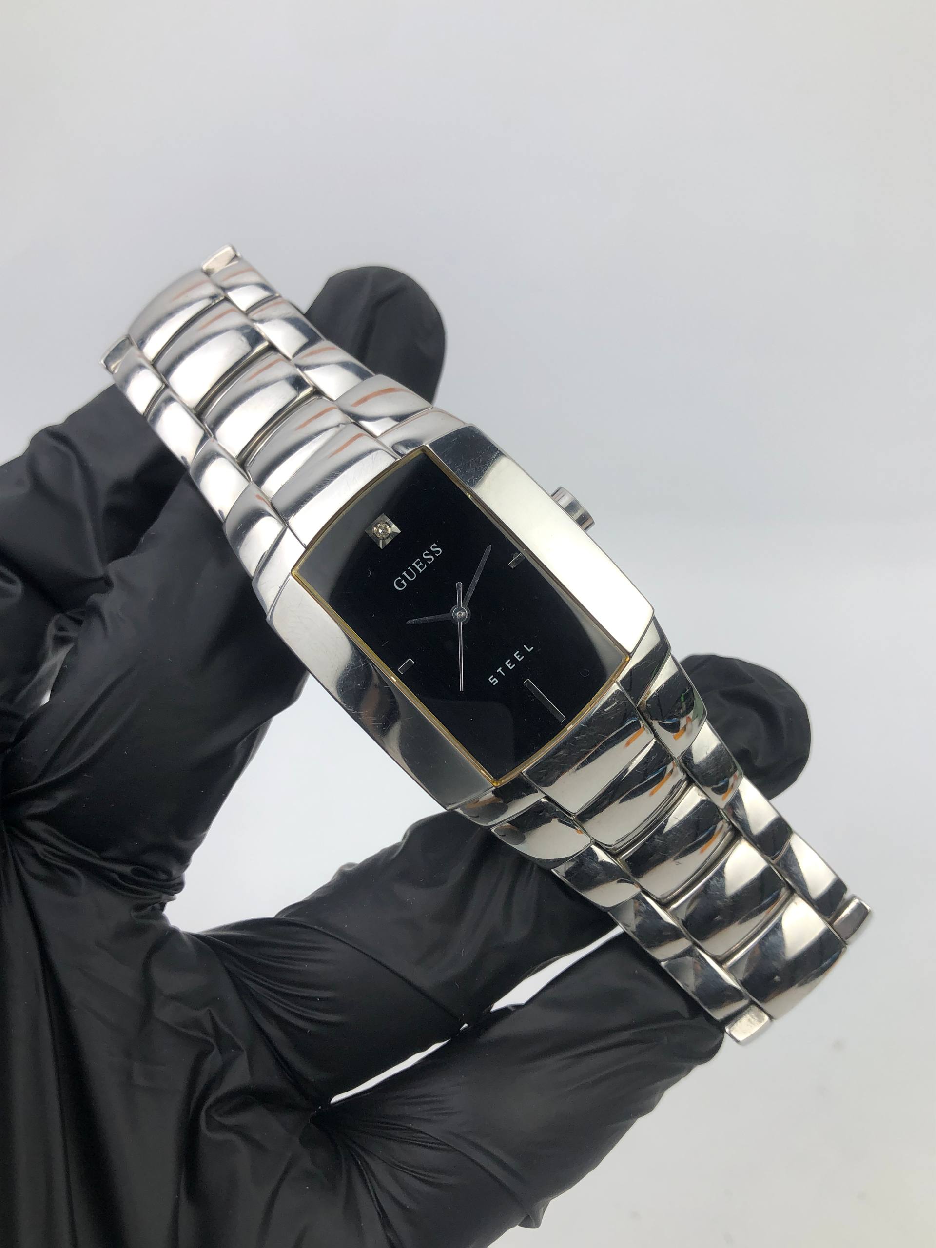 GUESS STEEL LADIES TONNEAU BLACK DIAL - Gambar 3