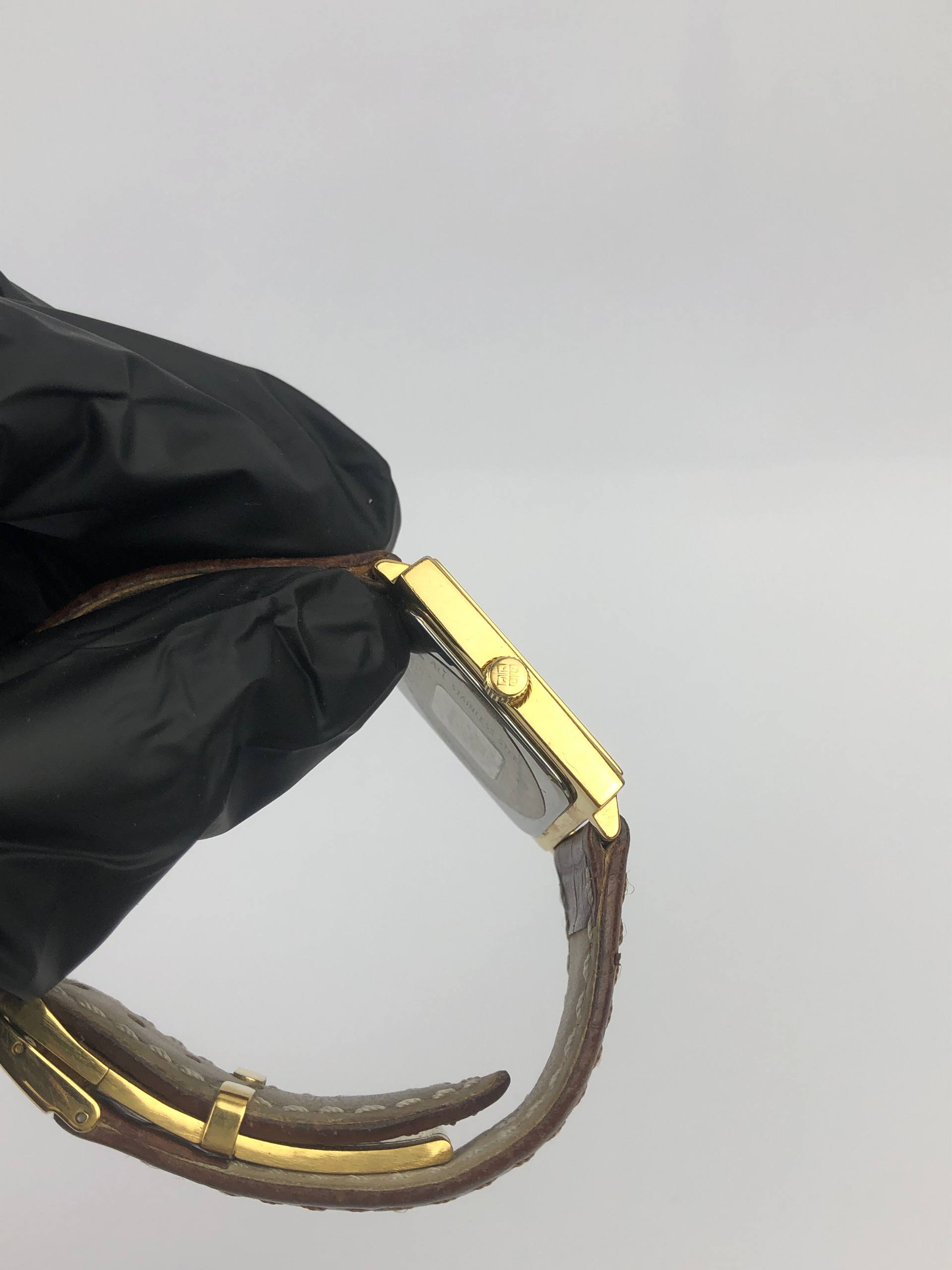 AUTHENTIC GIVENCHY SQUARE ROMAN DIAL SWISSMADE - Gambar 5