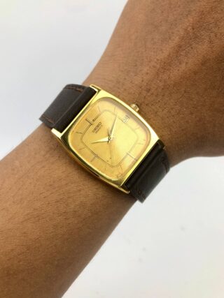 SEIKO QUARTZ DATE TANK TEXTURE DIAL