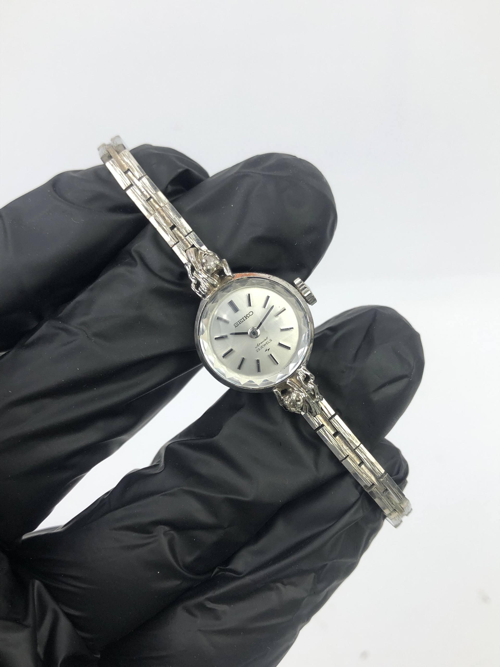 SEIKO SPECIAL BANGLE LADIES - Gambar 4