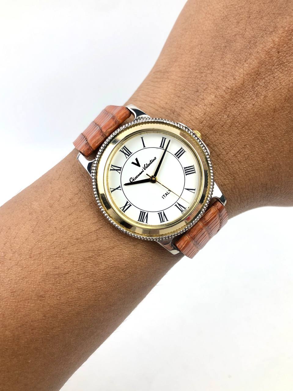 G. VALENTINO DUAL TIME FLUTED BEZEL