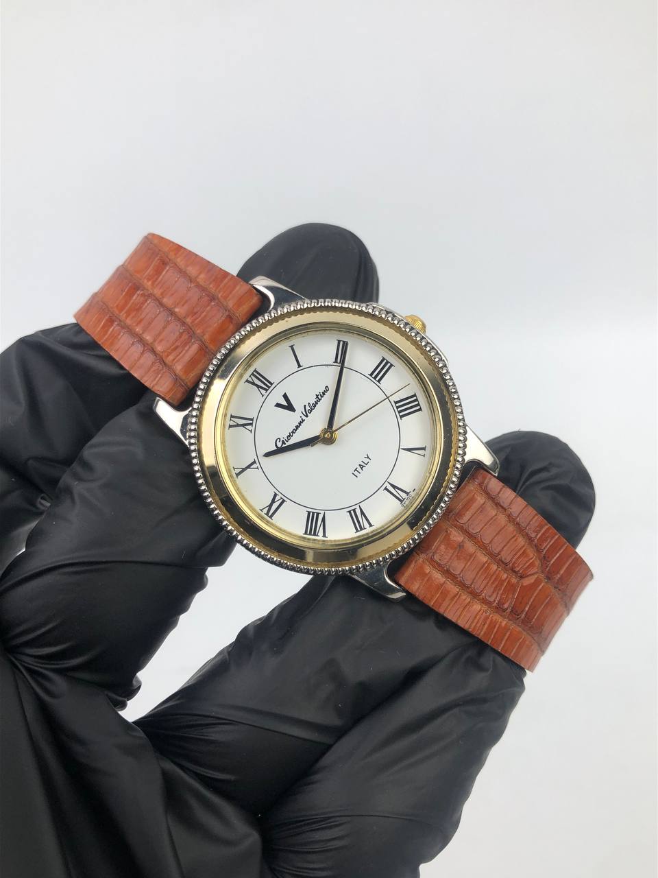 G. VALENTINO DUAL TIME FLUTED BEZEL - Gambar 4