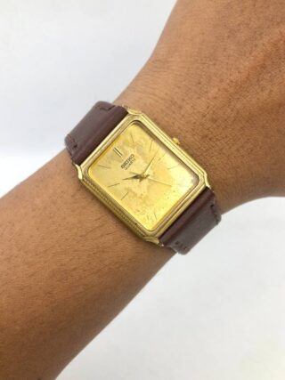 DRESSWATCH SEIKO TANK QUARTZ DIAL AGING