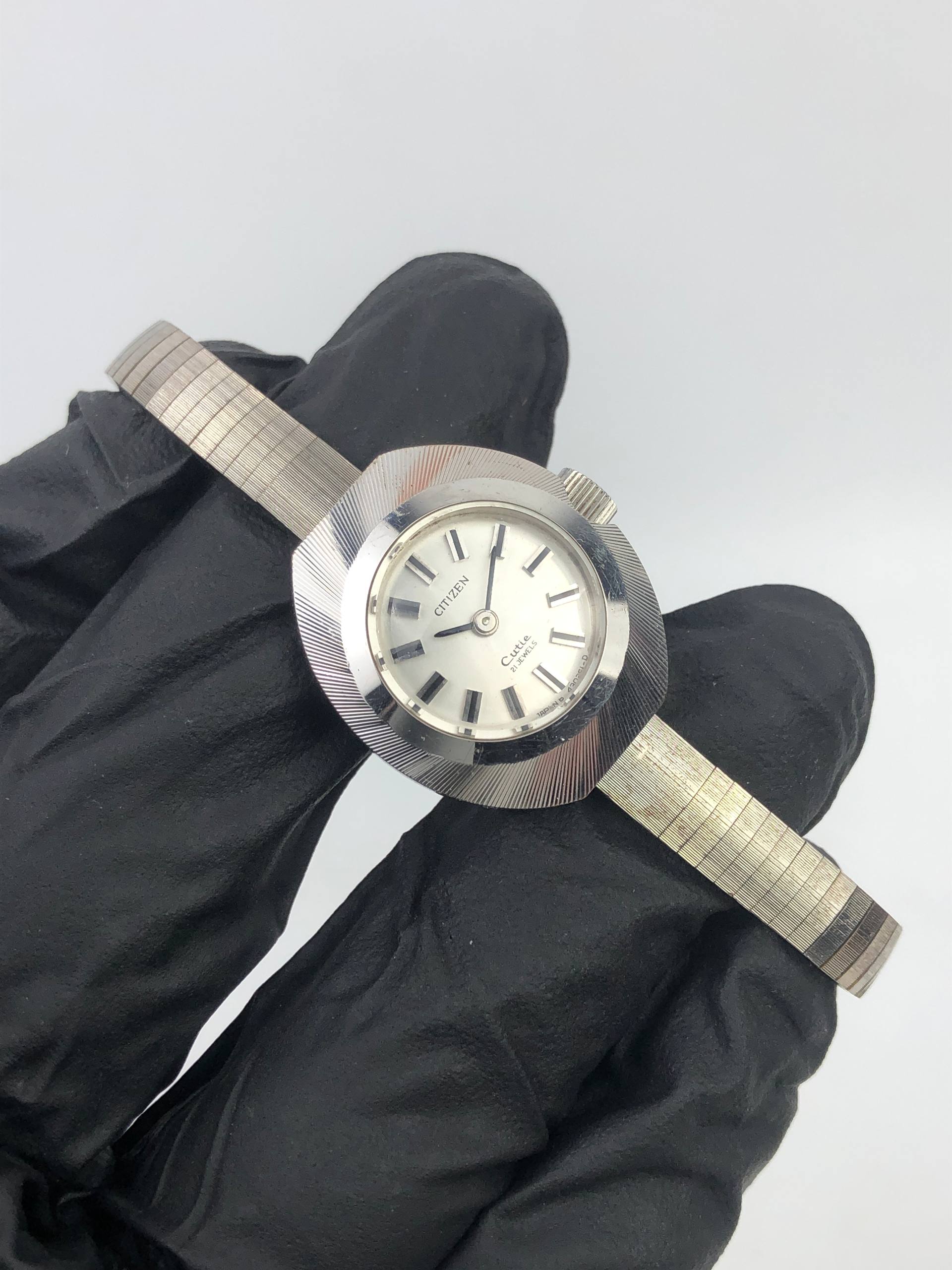 CITIZEN CUTTIE BANGLE WHITE GOLD PLATED - Gambar 3