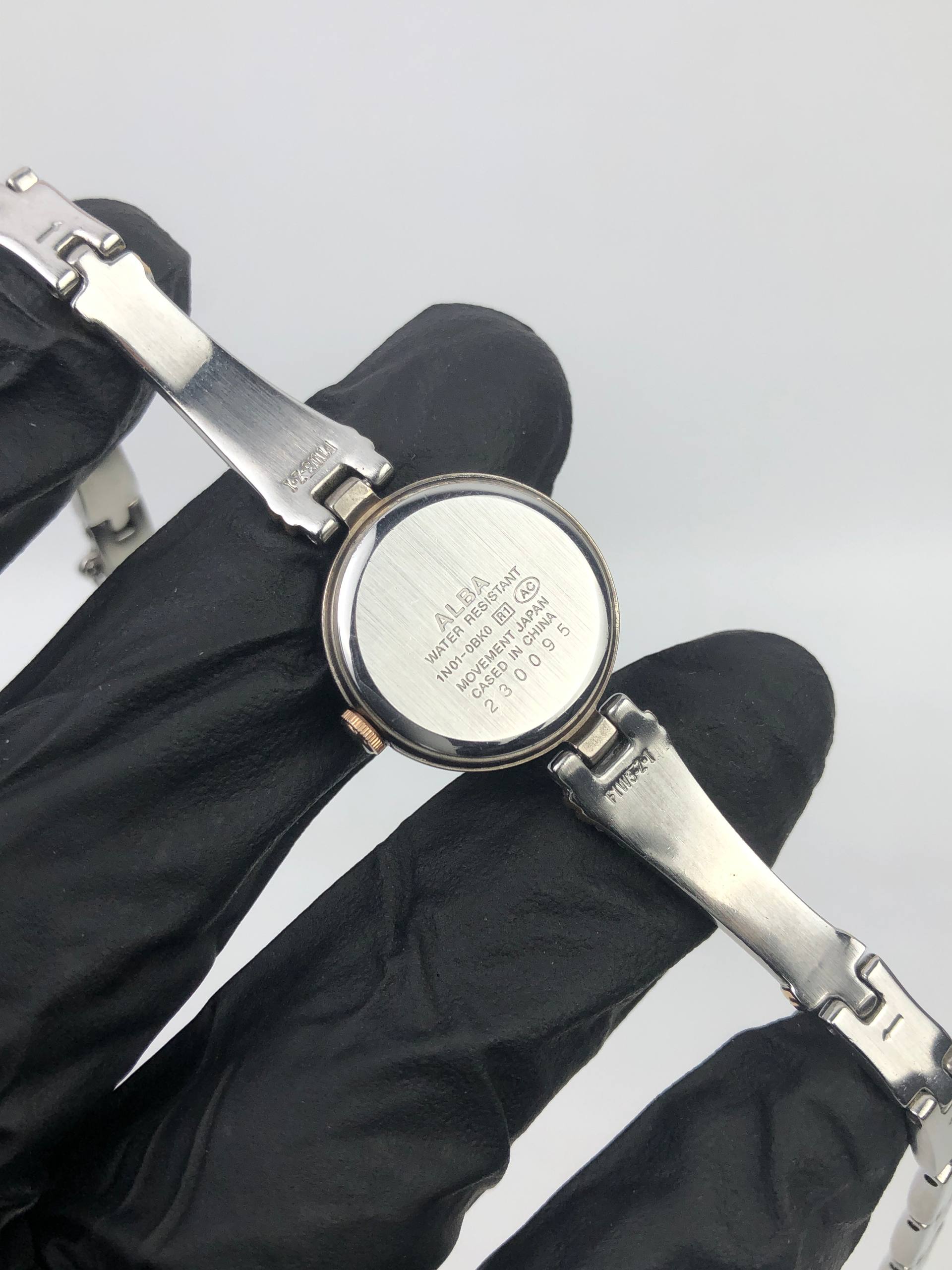 BEAUTIFUL ALBA BANGLE QUARTZ TWOTONE - Gambar 7