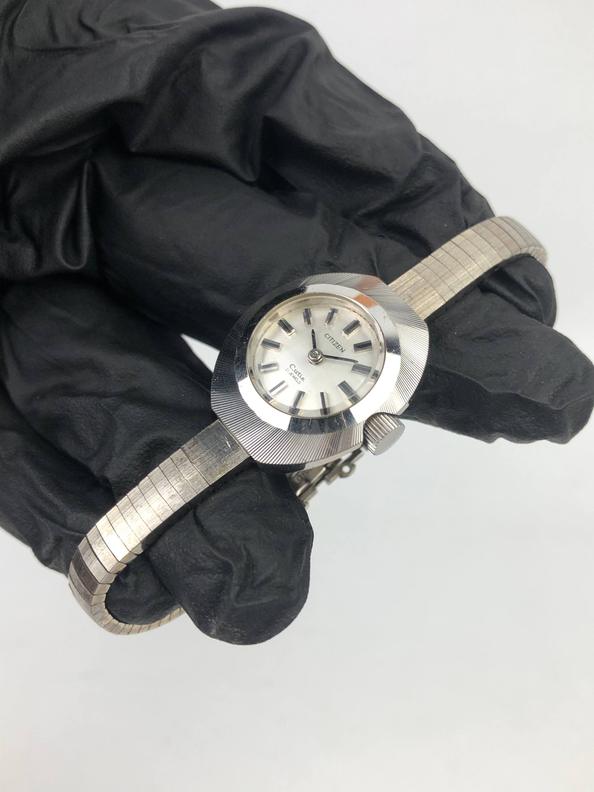 CITIZEN CUTTIE BANGLE WHITE GOLD PLATED - Gambar 4