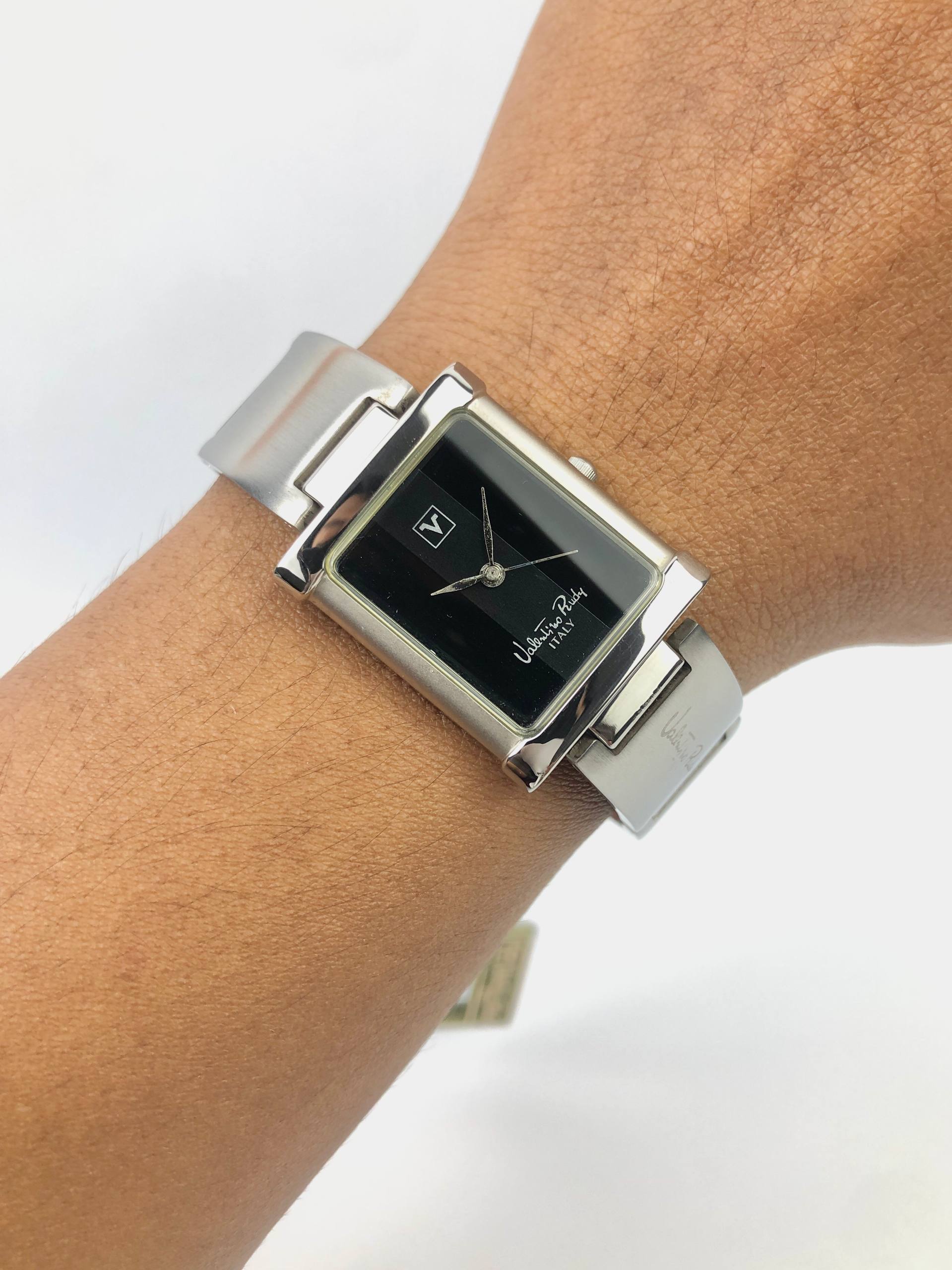 VALENTINO RUDY ITALY QUARTZ RECTANGULAR BLACK DIAL STAINLESS STEEL - Gambar 2