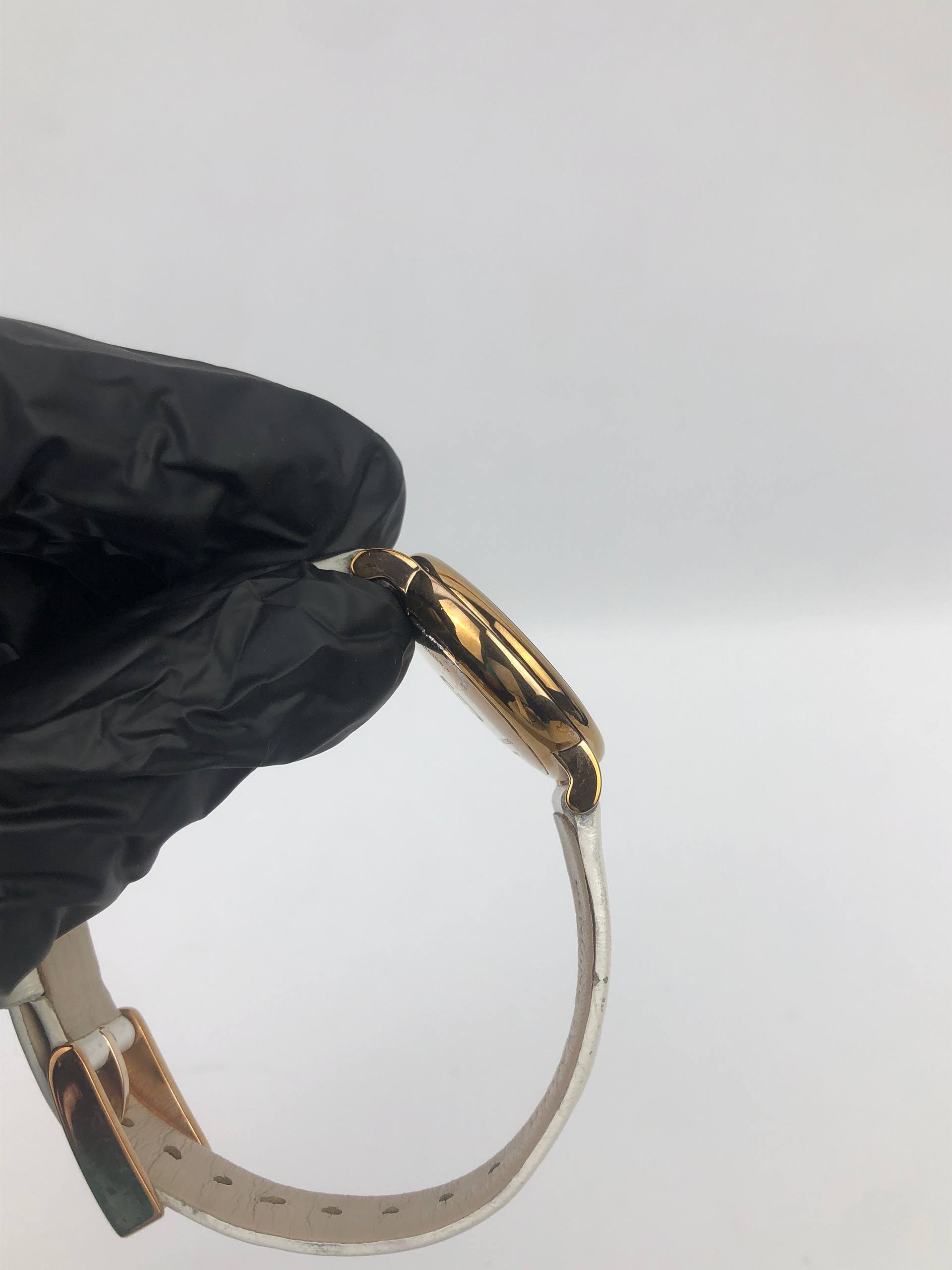 MARC JACOBS QUARTZ GOLD TONE ROUND CASE - Gambar 6