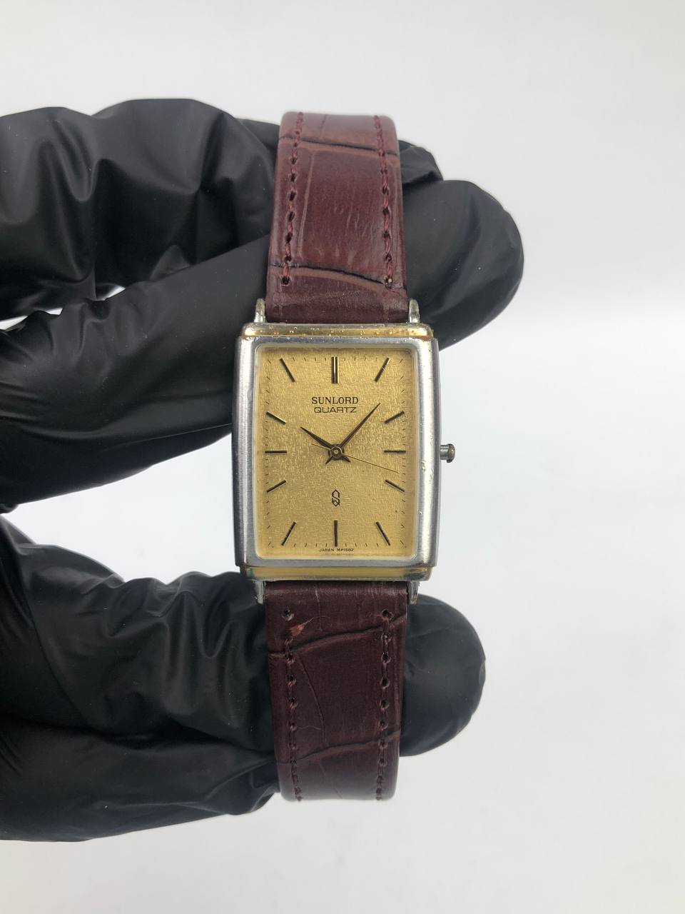 SUNLORD QUARTZ GOLD LINEN DIAL RECTANGULAR DRESS WATCH - Gambar 2
