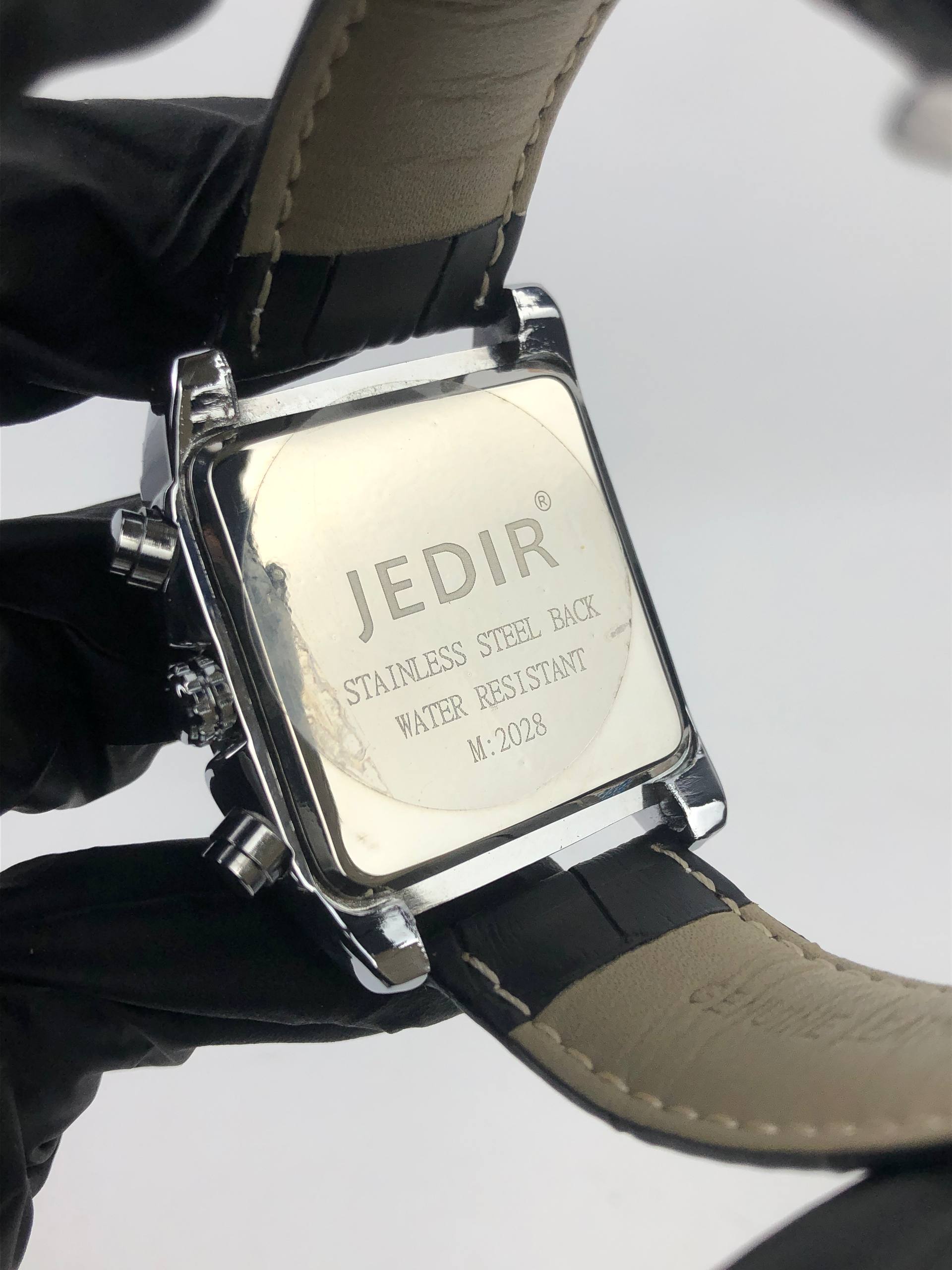 JEDIR CHRONOMETER QUARTZ TANK CASE ALL ORIGINAL - Gambar 7