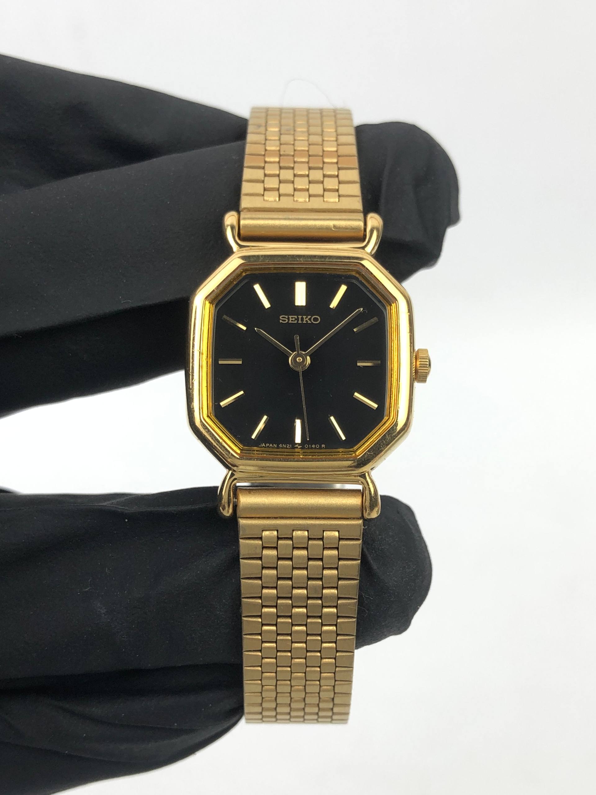 SEIKO QUARTZ LADIES OCTAGON ALL GOLD TONE CAL 4N21 - Gambar 2