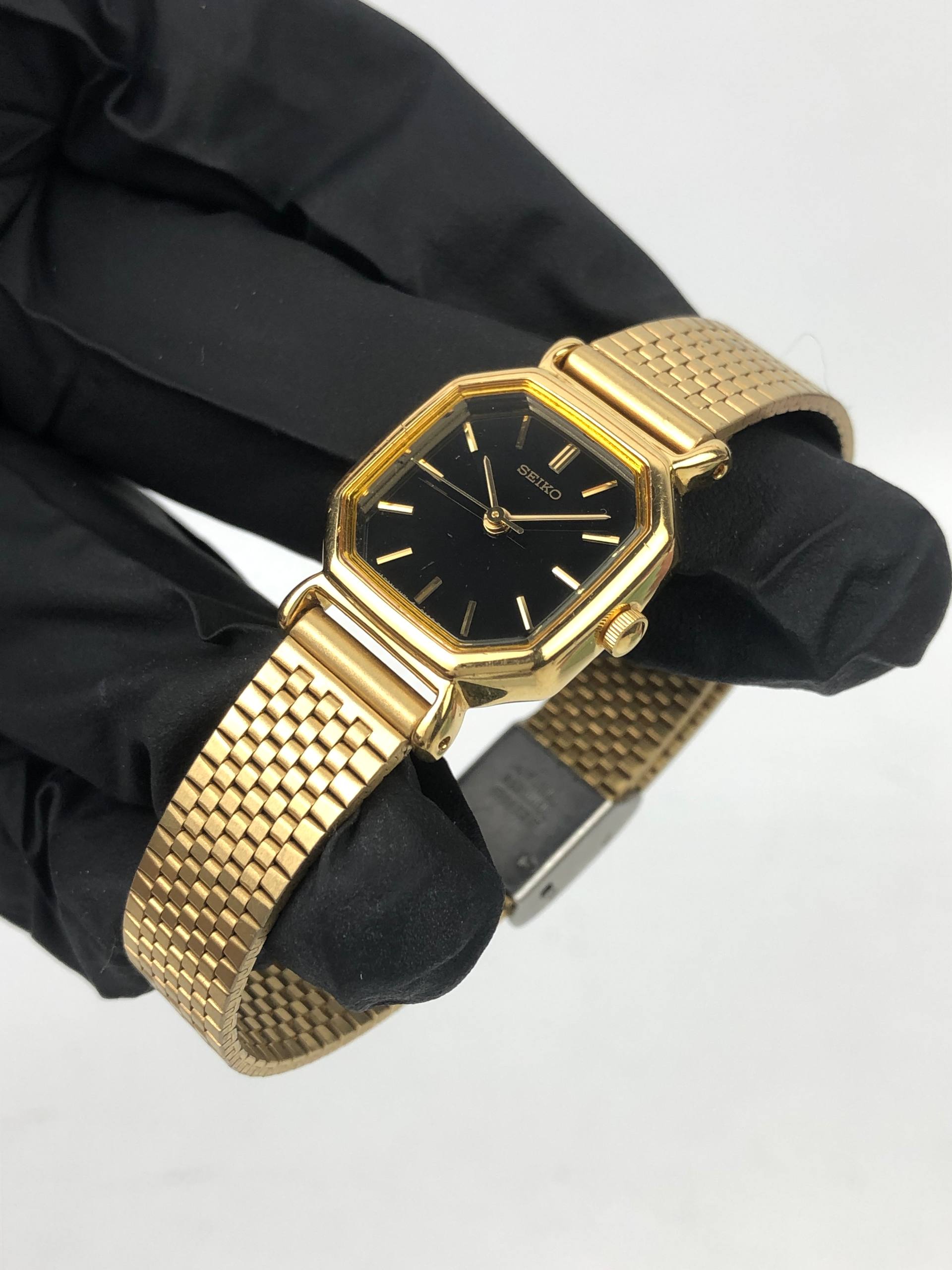 SEIKO QUARTZ LADIES OCTAGON ALL GOLD TONE CAL 4N21 - Gambar 3