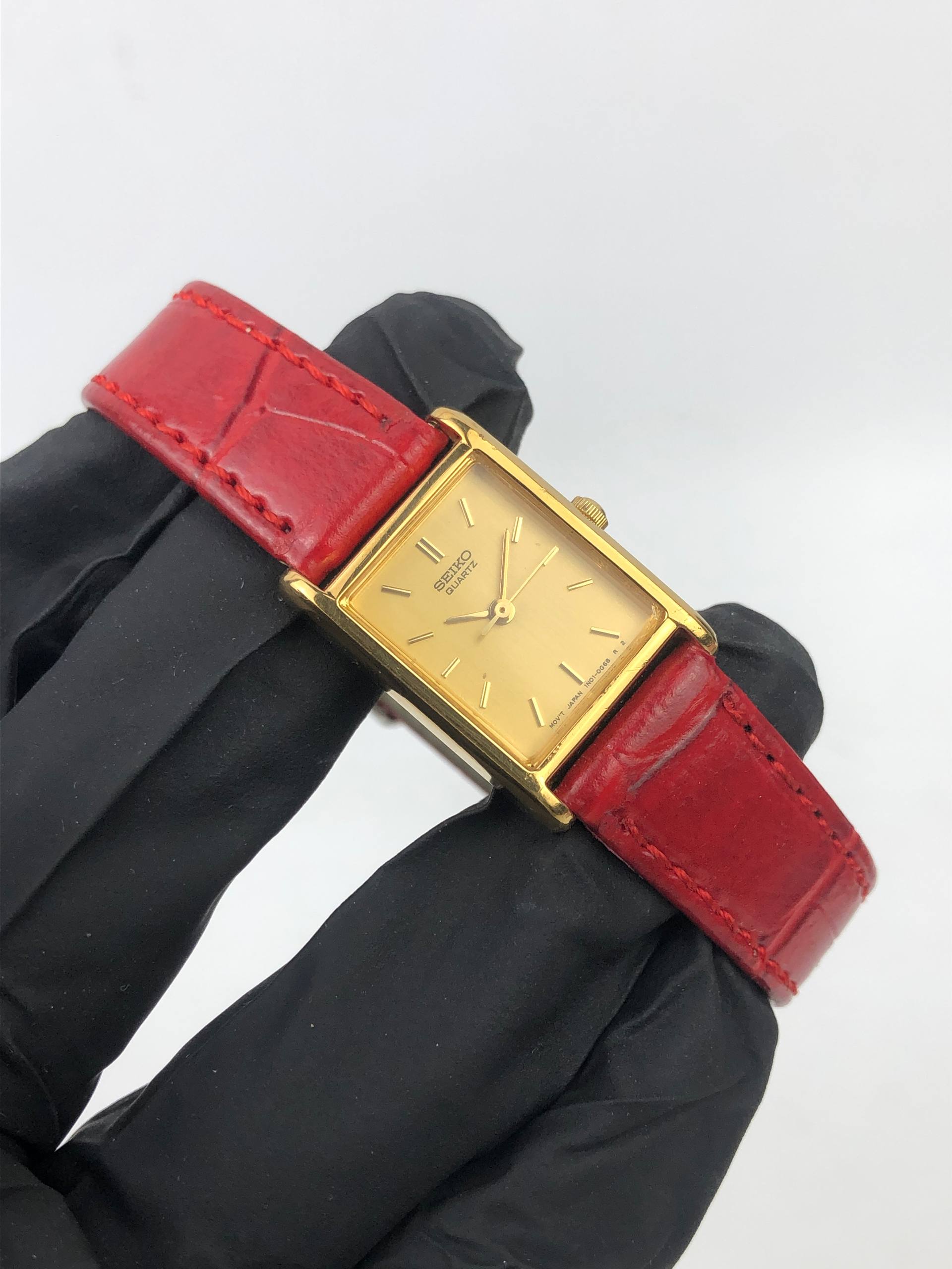 BEAUTIFUL SEIKO TANK QUARTZ LADIES CAL 1N01 - Gambar 4