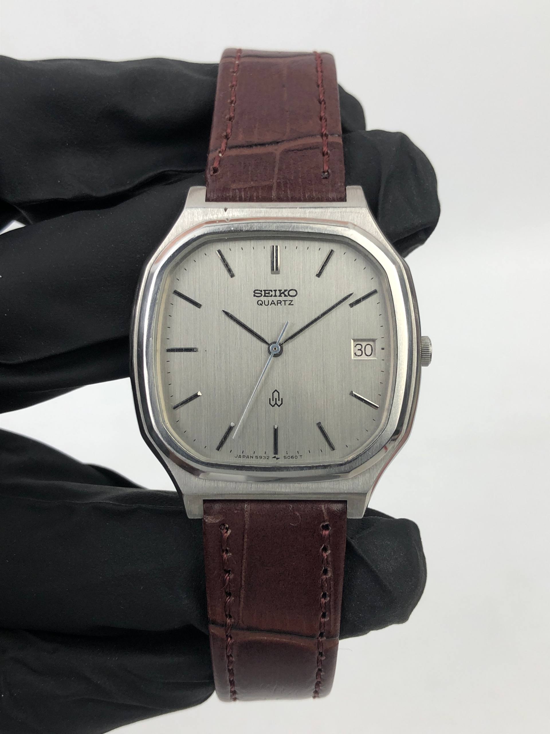 DRESSWATCH SEIKO OCTAGON QUARTZ GREY DIAL CAL 5932 - Gambar 2
