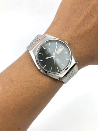 SEIKO TYPE II C SHAPE CASE INTEGRATED BRACELET CAL 7123